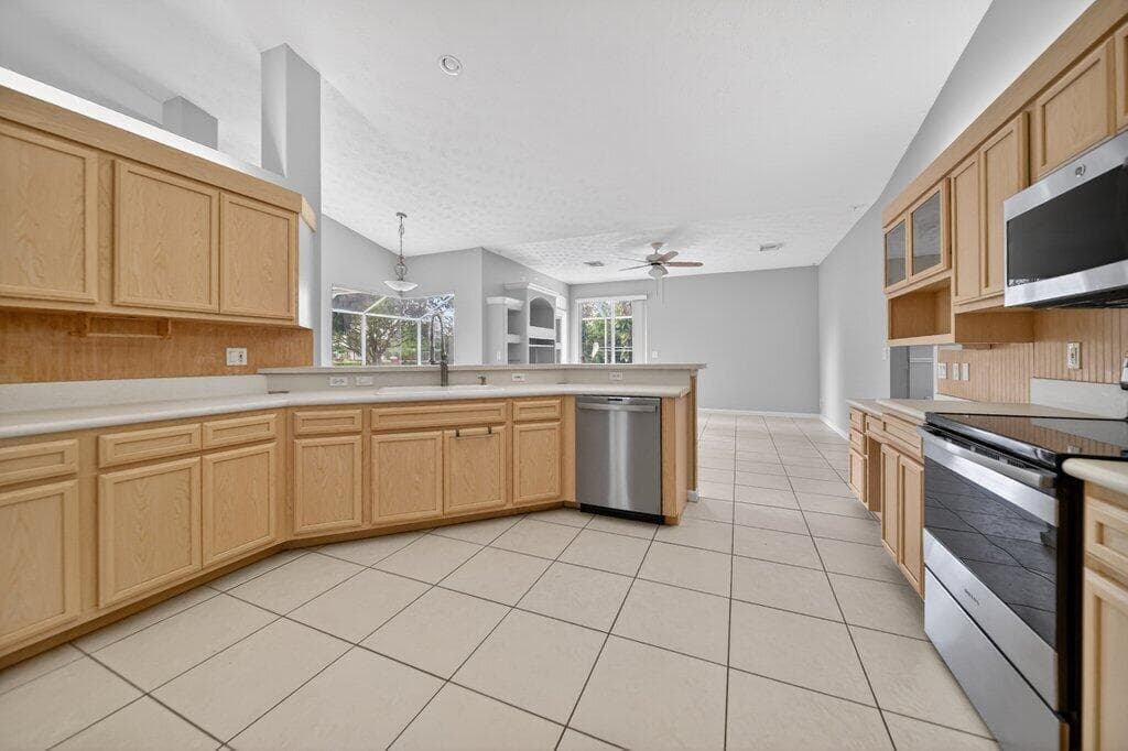 612 SE 6th Street, Stuart, FL 34994 — photo 29 of 50