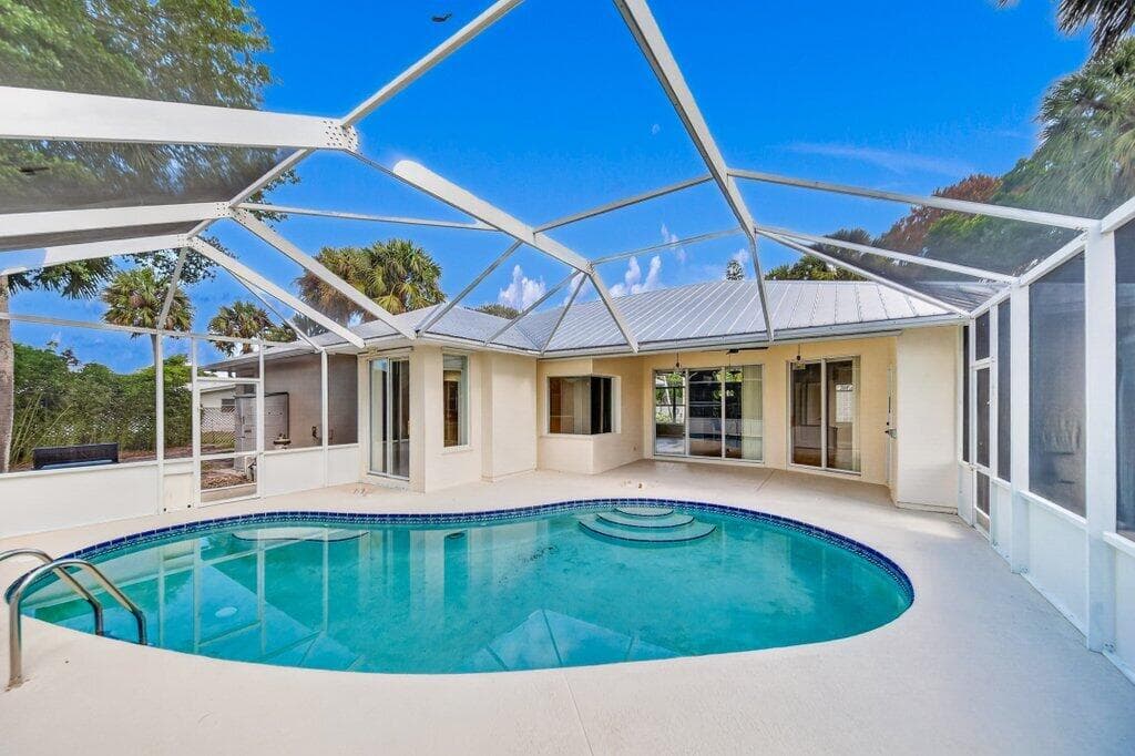 612 SE 6th Street, Stuart, FL 34994 — photo 5 of 50