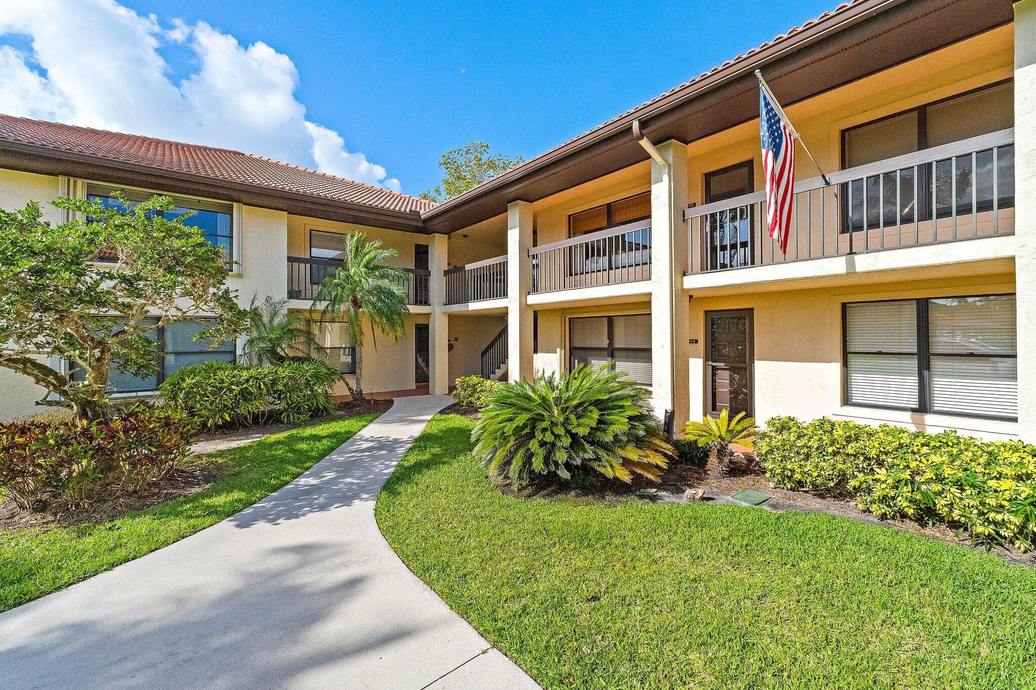 671 SW South River Drive 105, Stuart, FL 34997 — photo 5 of 59