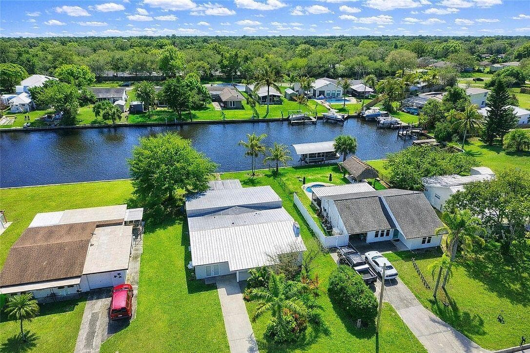 241 14th Place, Vero Beach, FL 32960 — photo 3 of 18