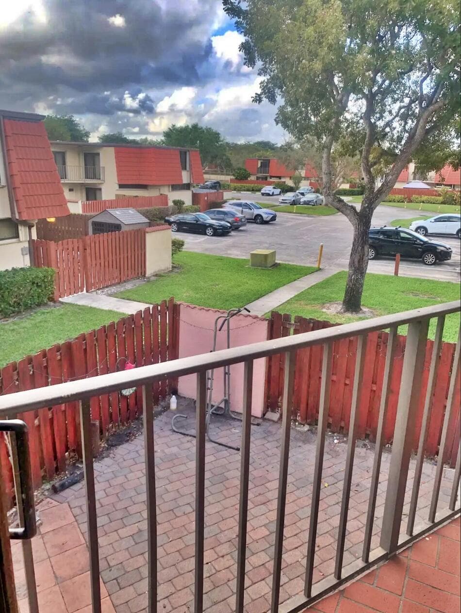 3915 Victoria Drive, West Palm Beach, FL 33406 — photo 5 of 32