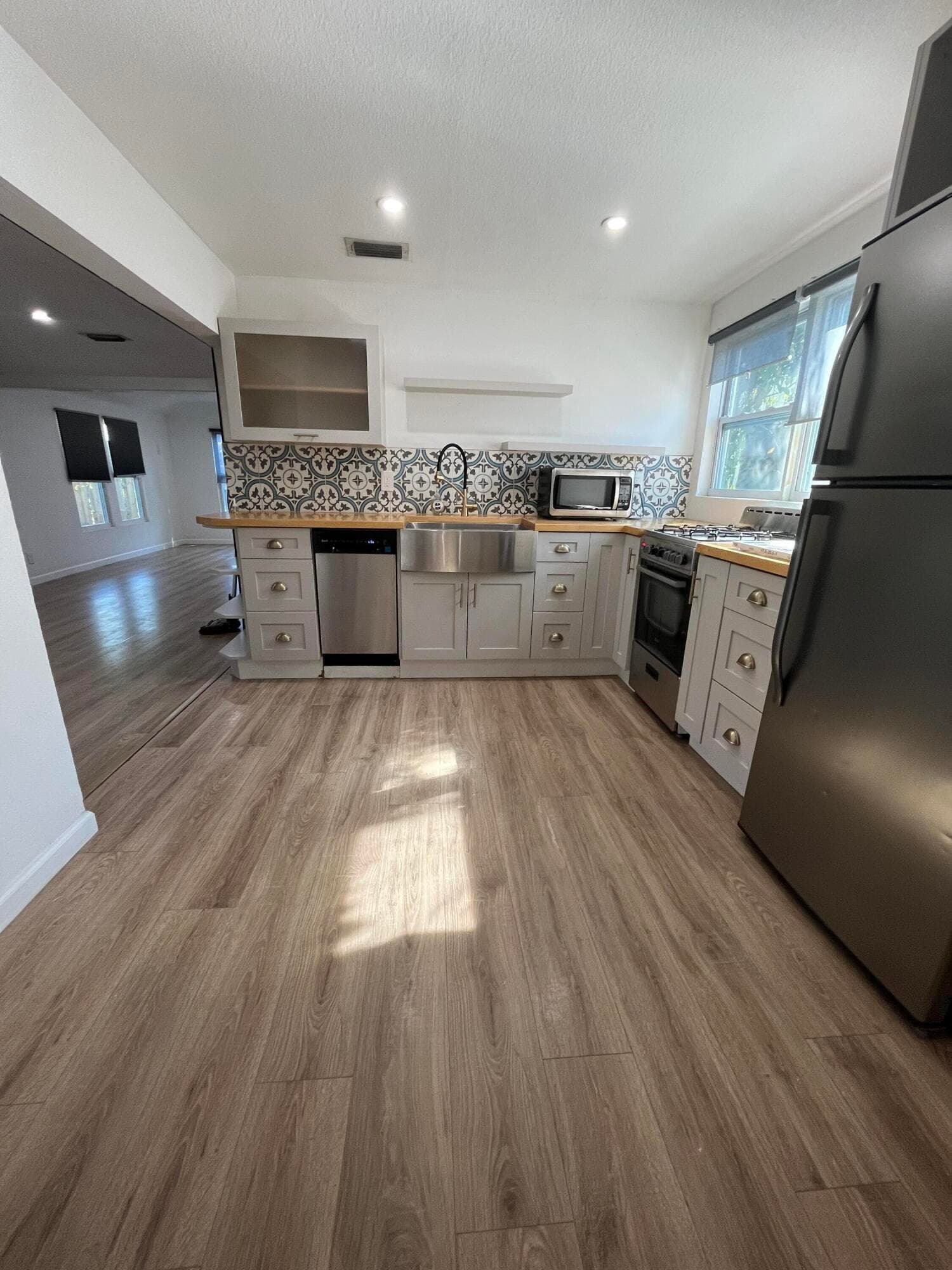 728 Talladega Street, West Palm Beach, FL 33405 — photo 3 of 7