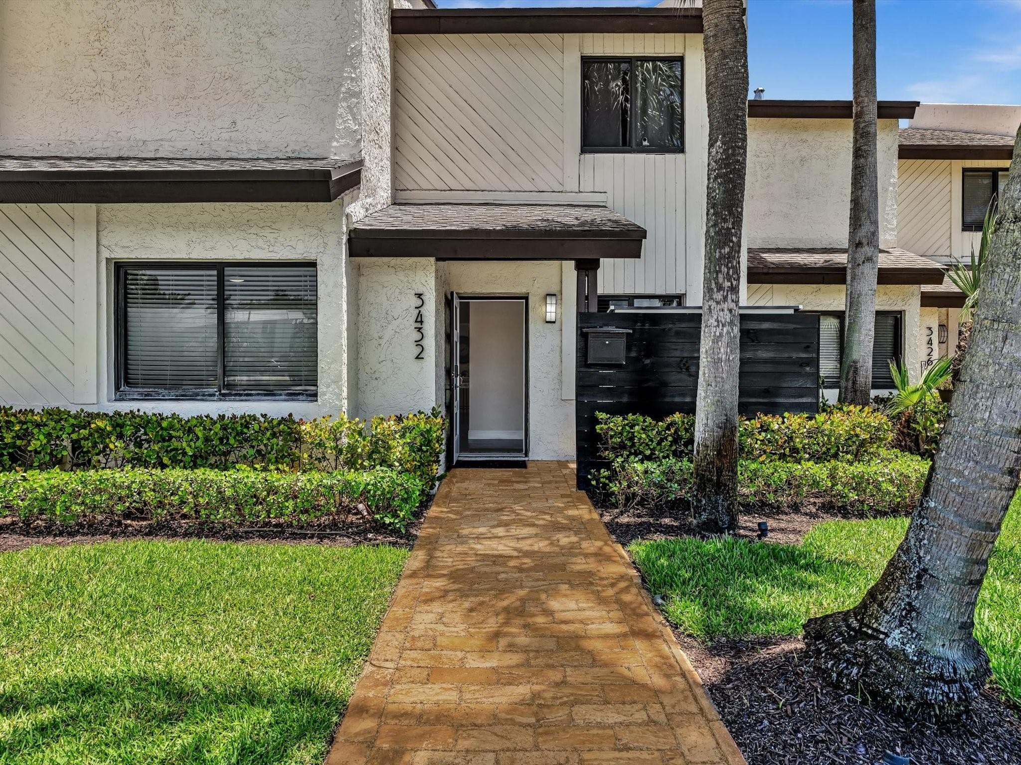 3432 NE 16th Avenue, Oakland Park, FL 33334 — photo 4 of 68