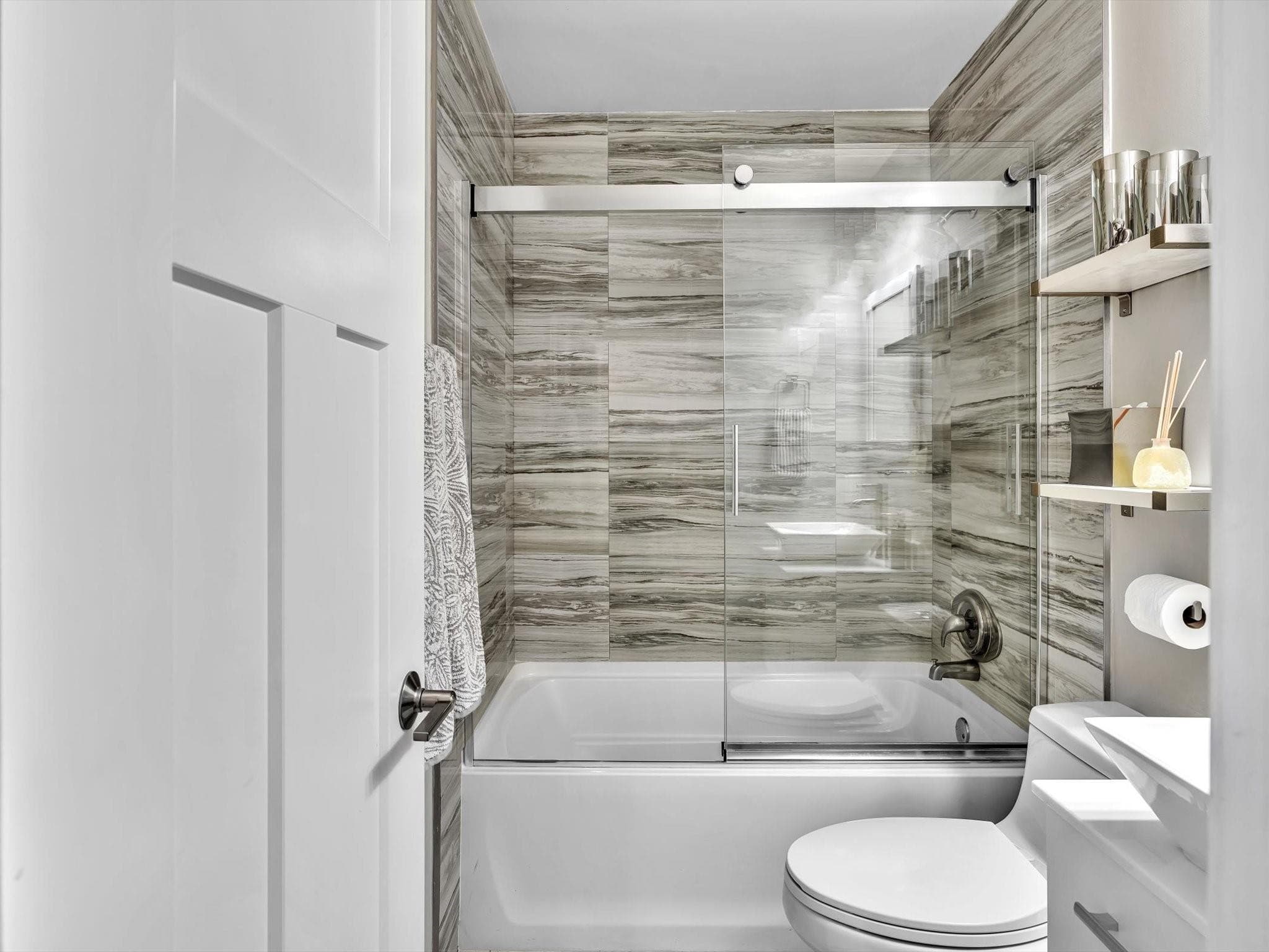 3432 NE 16th Avenue, Oakland Park, FL 33334 — photo 32 of 68