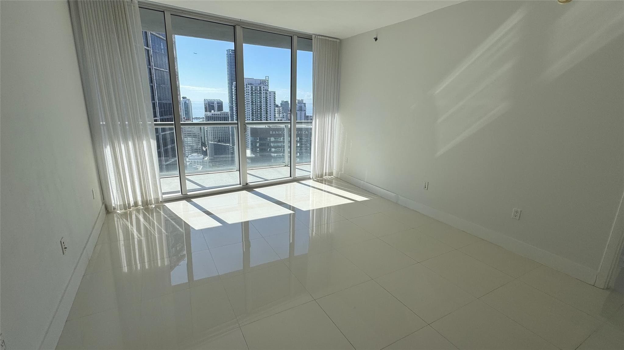475 Brickell Avenue 4913, Miami, FL 33131 — photo 9 of 9