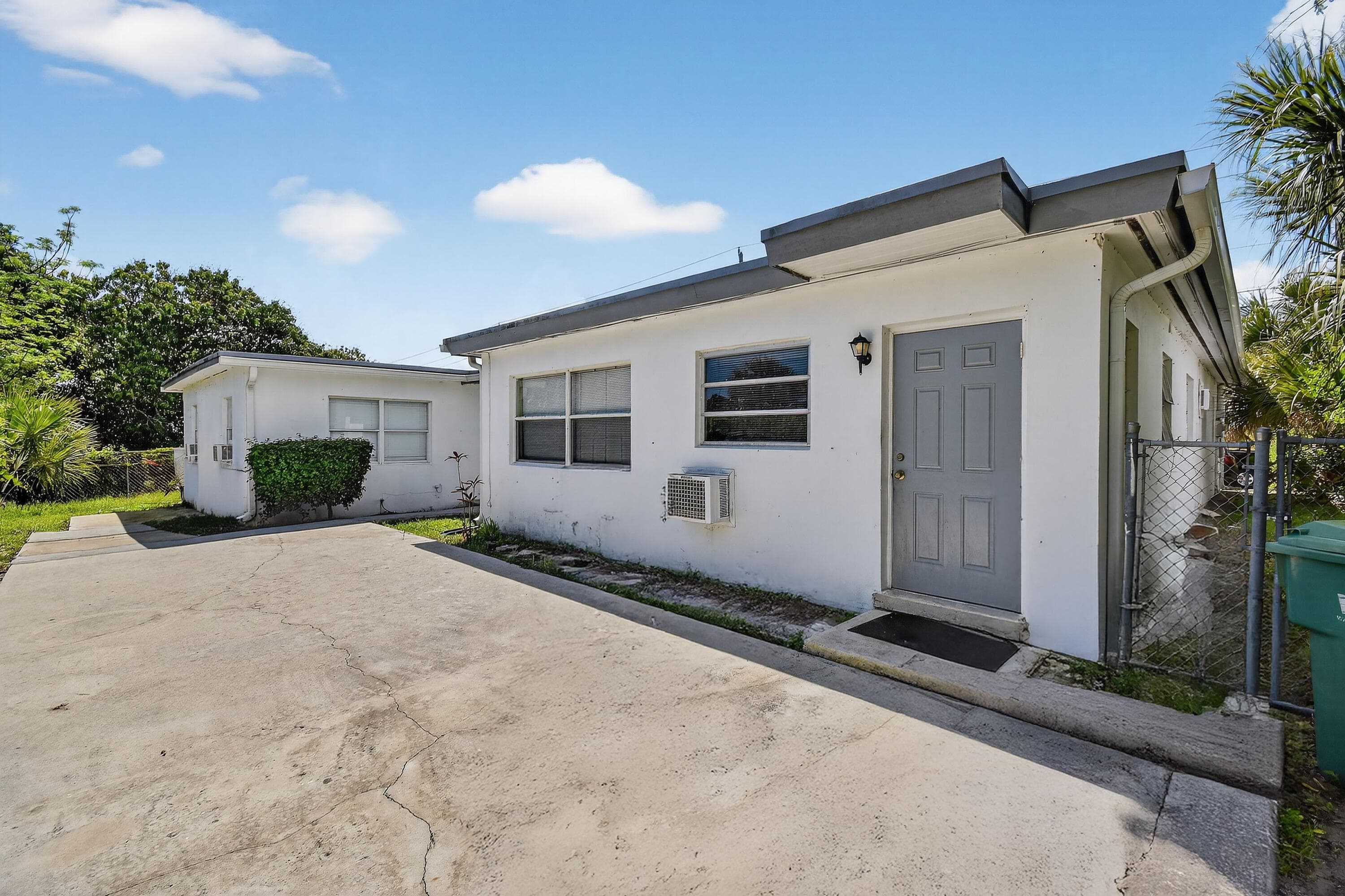 1172 W 34th Street 1, Riviera Beach, FL 33404 — photo 2 of 17