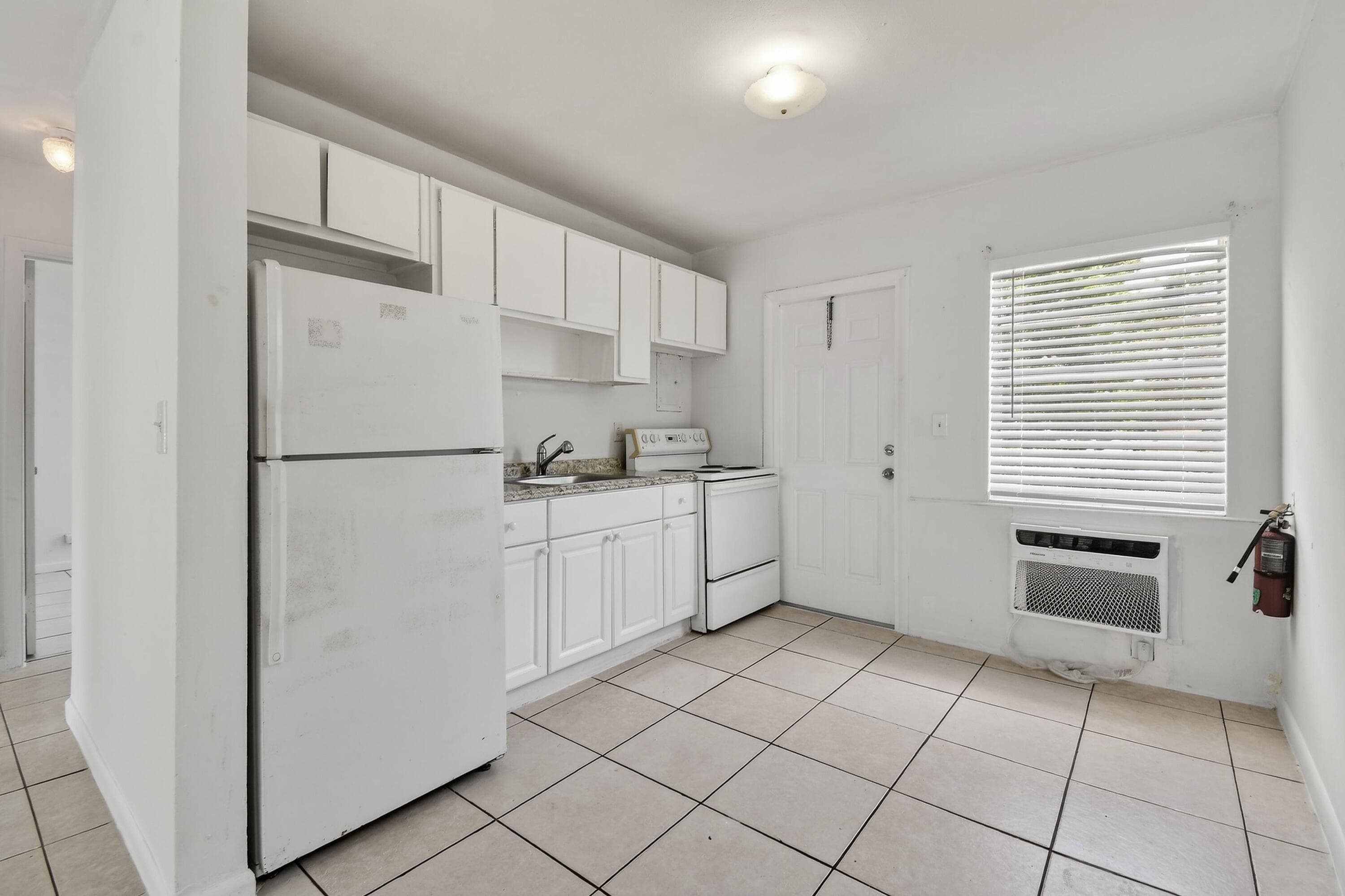 1172 W 34th Street 1, Riviera Beach, FL 33404 — photo 4 of 17
