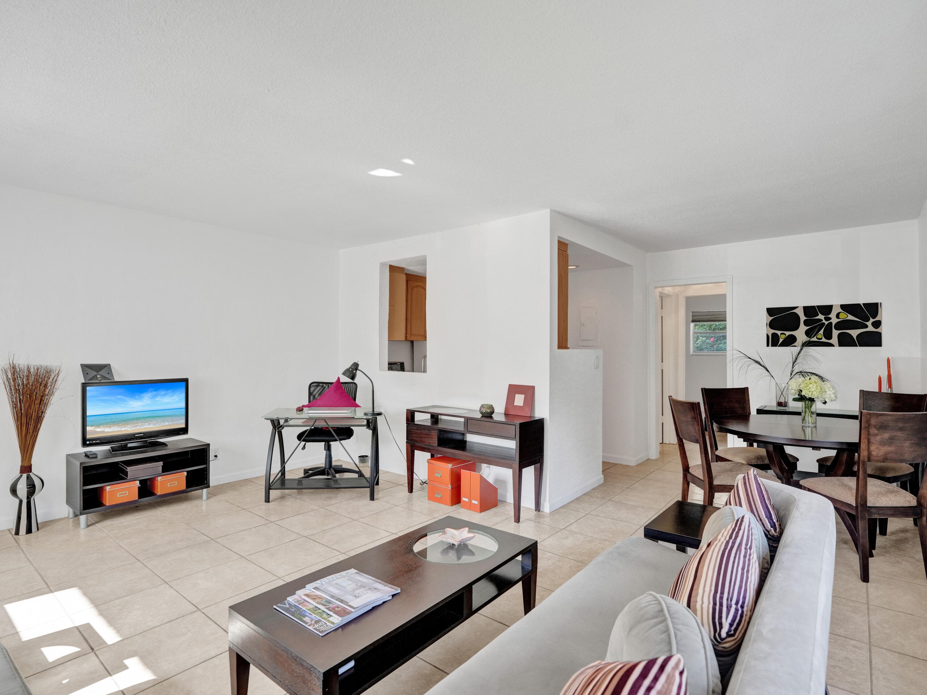 625 Antioch Avenue 110, Fort Lauderdale, FL 33304 — photo 5 of 18