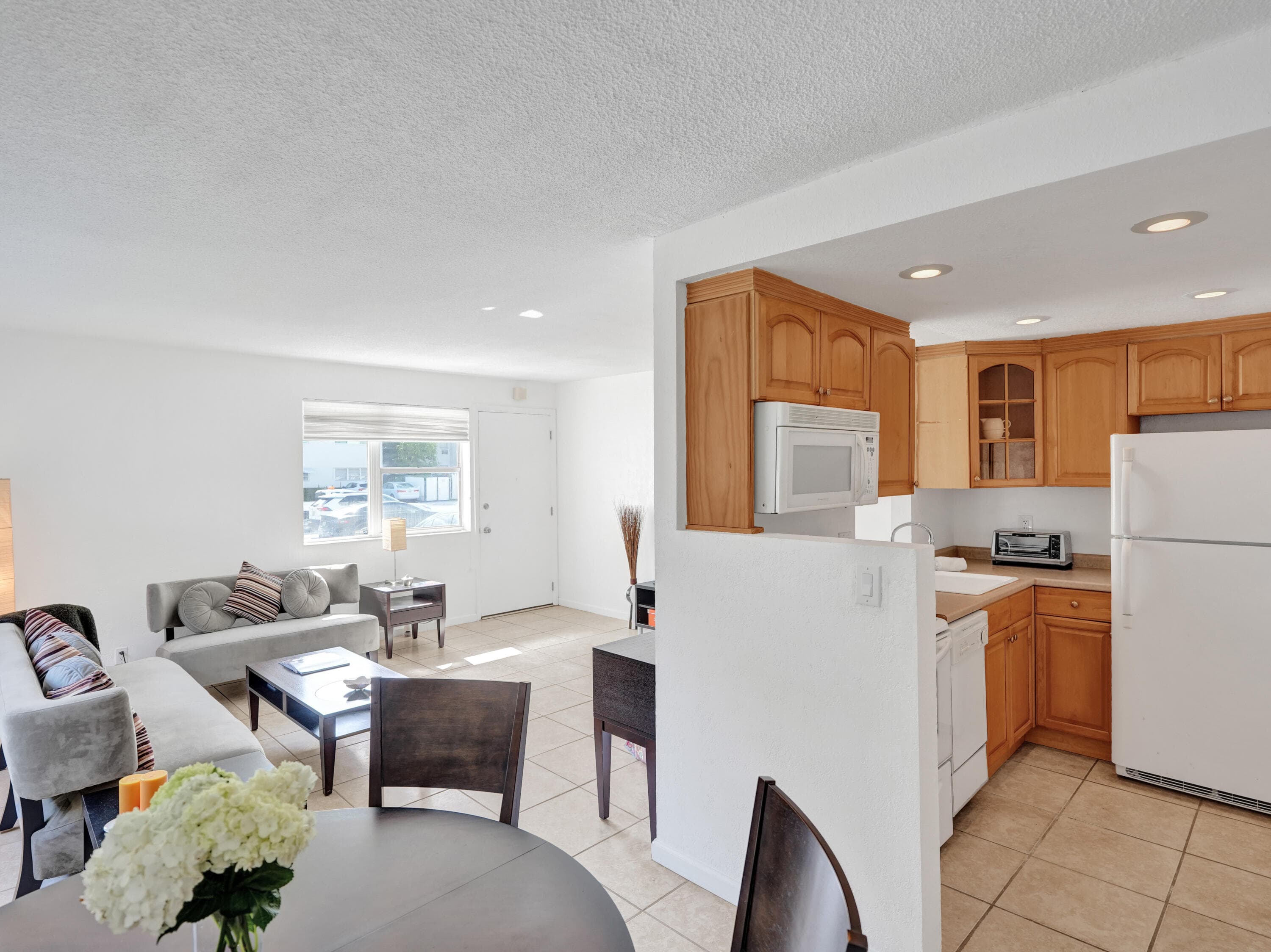 625 Antioch Avenue 110, Fort Lauderdale, FL 33304 — photo 7 of 18