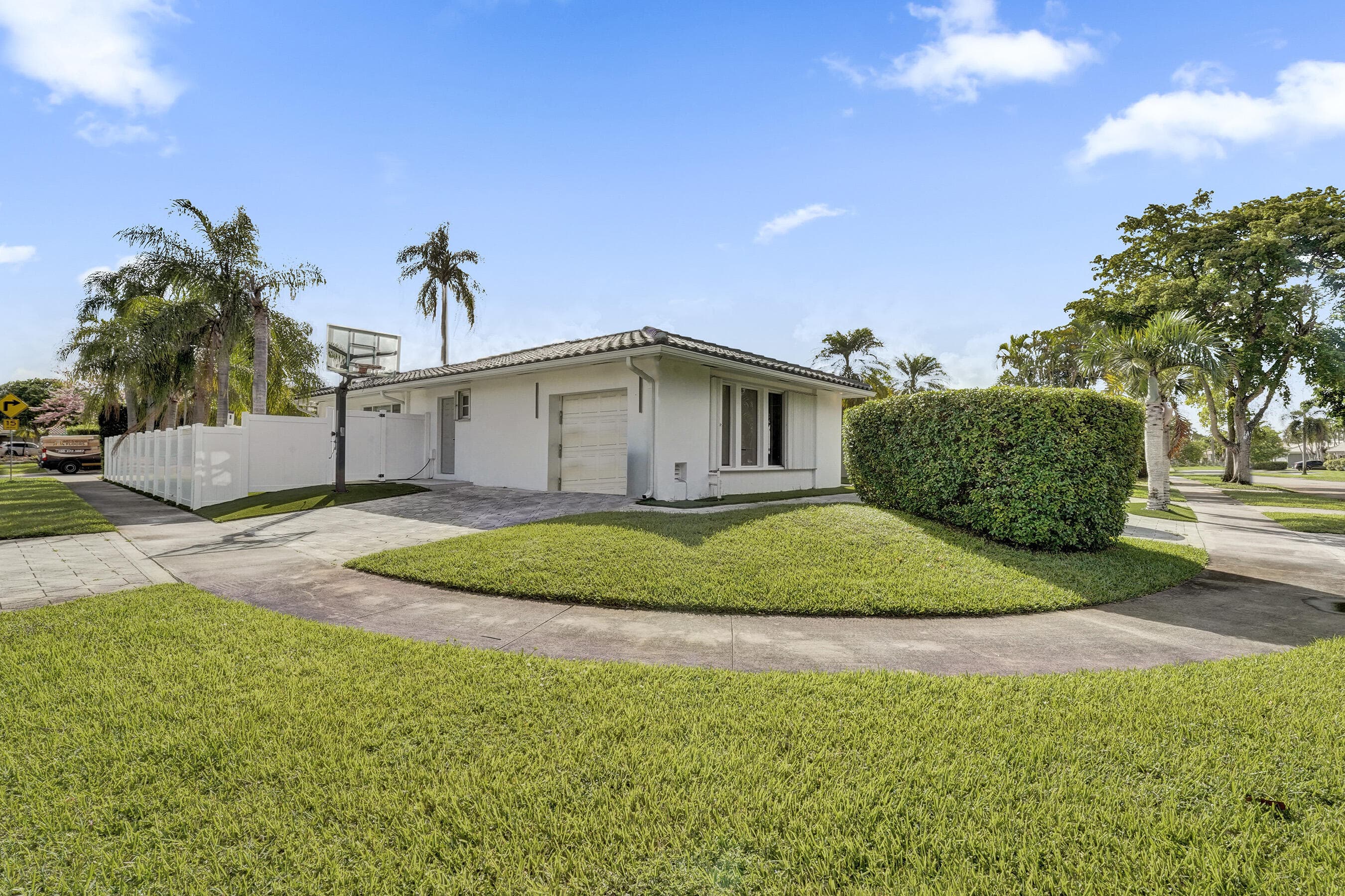 3681 N 54th Avenue, Hollywood, FL 33021 — photo 5 of 75