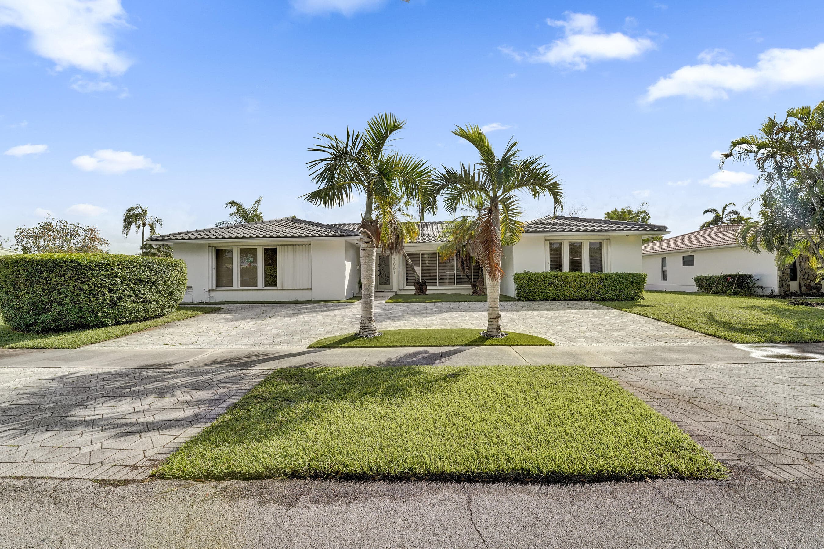 3681 N 54th Avenue, Hollywood, FL 33021 — photo 1 of 75