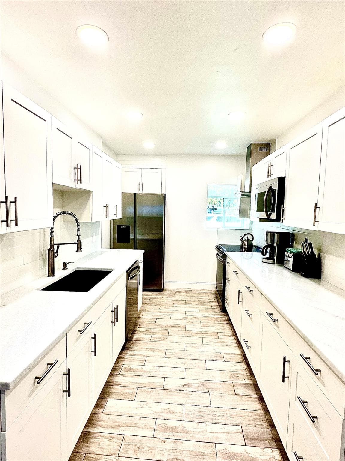 1742 NE 7th Street, Fort Lauderdale, FL 33304 — photo 4 of 33