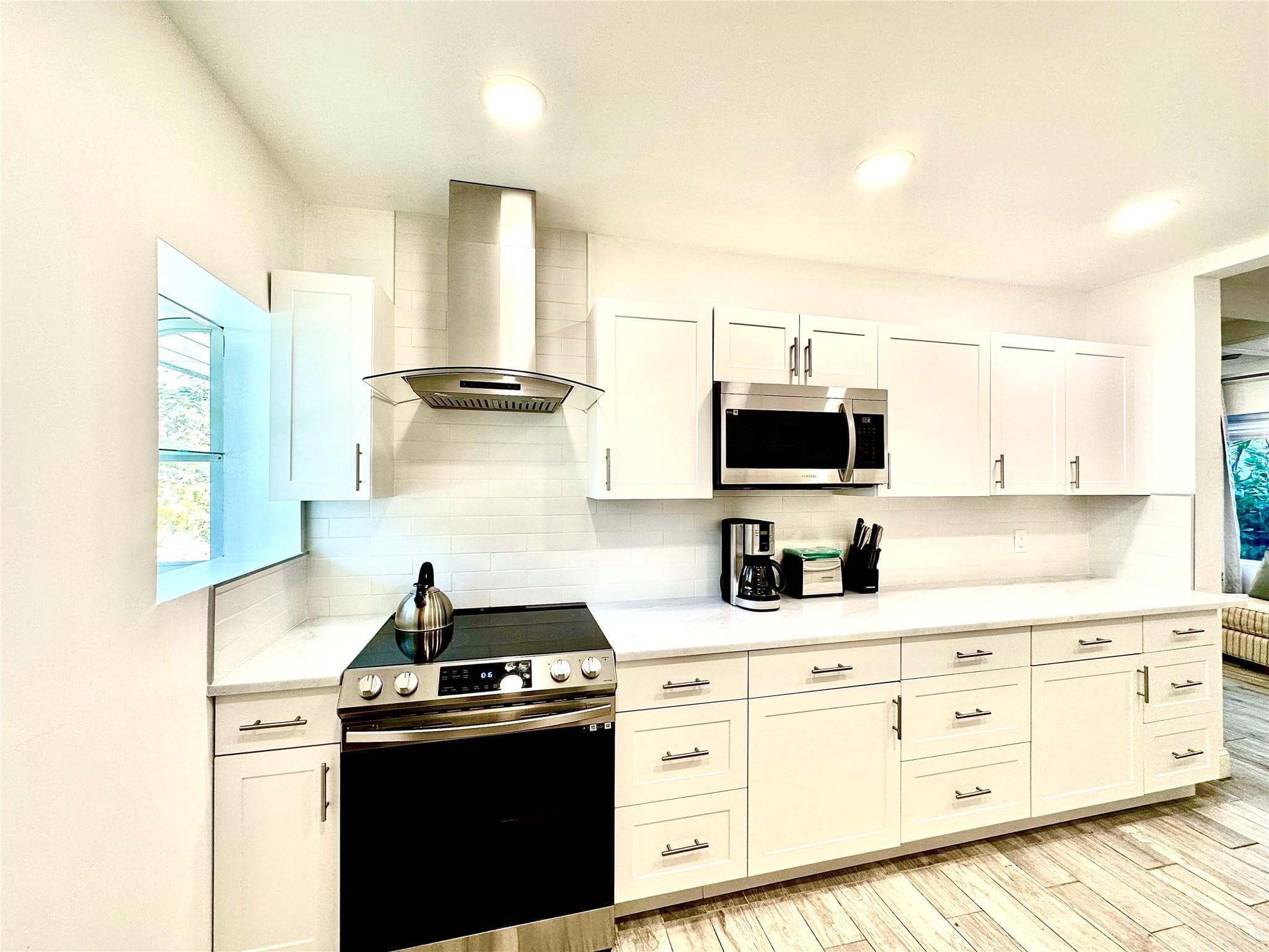 1742 NE 7th Street, Fort Lauderdale, FL 33304 — photo 6 of 33