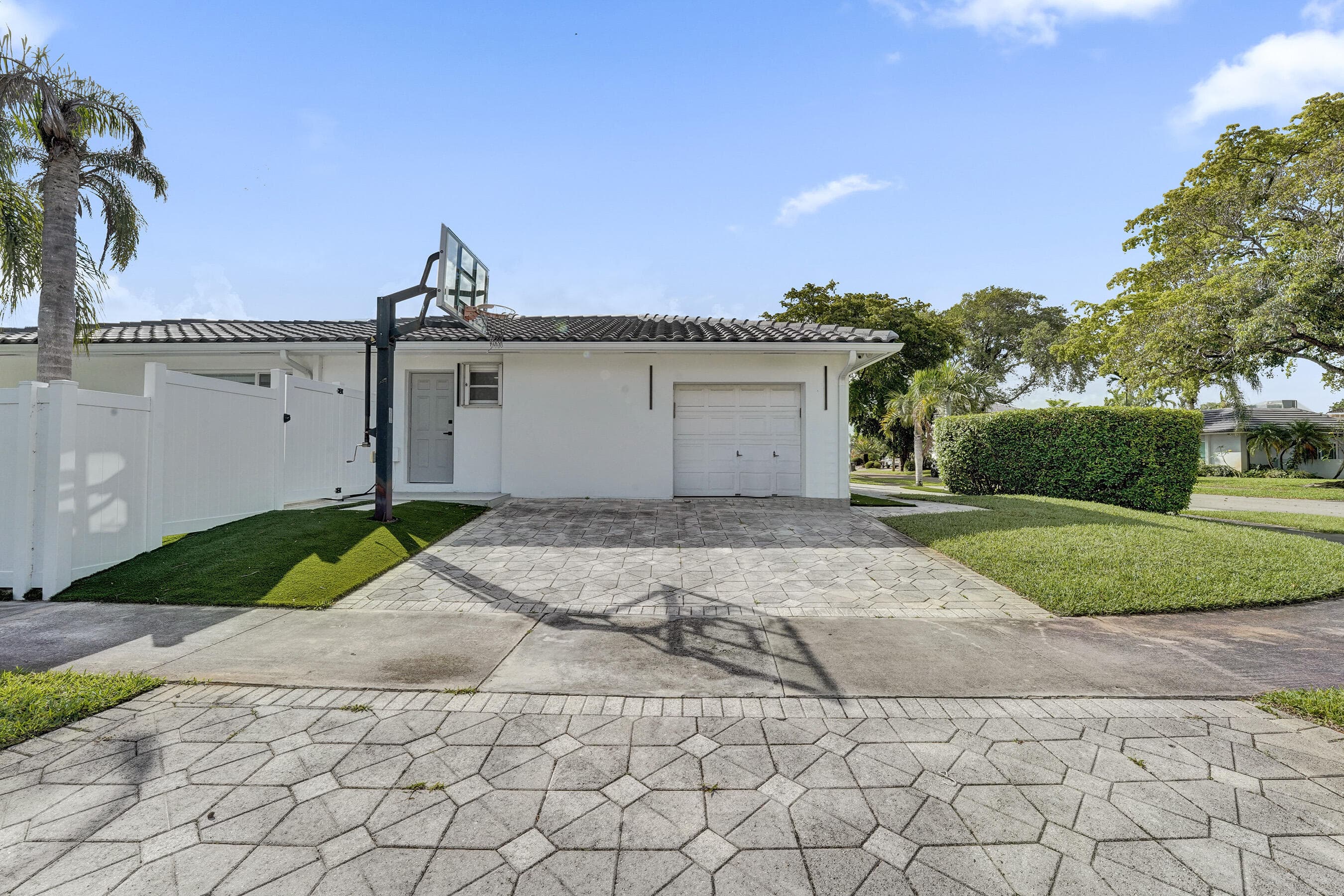 3681 N 54th Avenue, Hollywood, FL 33021 — photo 6 of 75