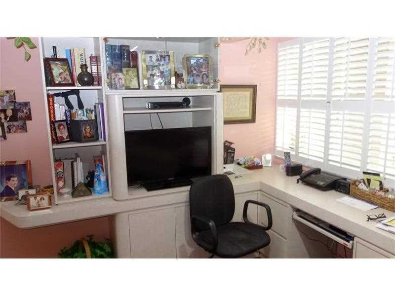7486 N Devon Drive 109, Tamarac, FL 33321 — photo 3 of 10