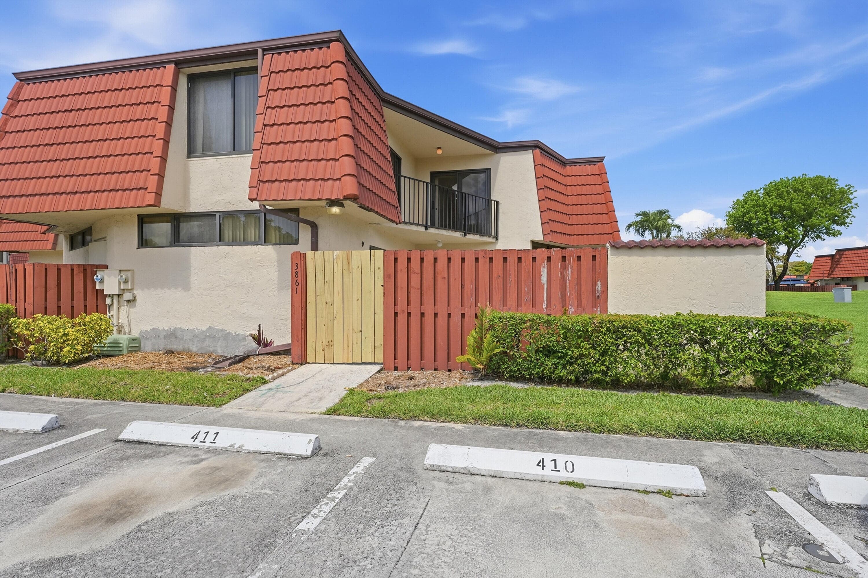 3861 Victoria Drive 3861, West Palm Beach, FL 33406 — photo 2 of 22