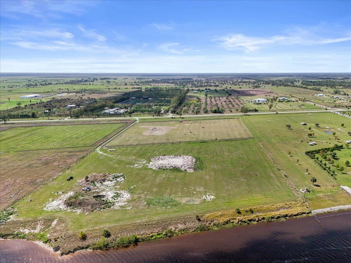 8105 SW Kanner Highway, Indiantown, FL 34956 — photo 5 of 10