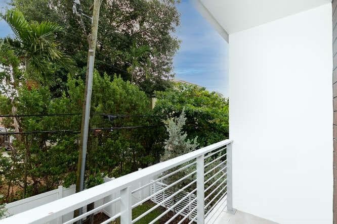 700 NE 14th Avenue 206, Fort Lauderdale, FL 33304 — photo 31 of 73