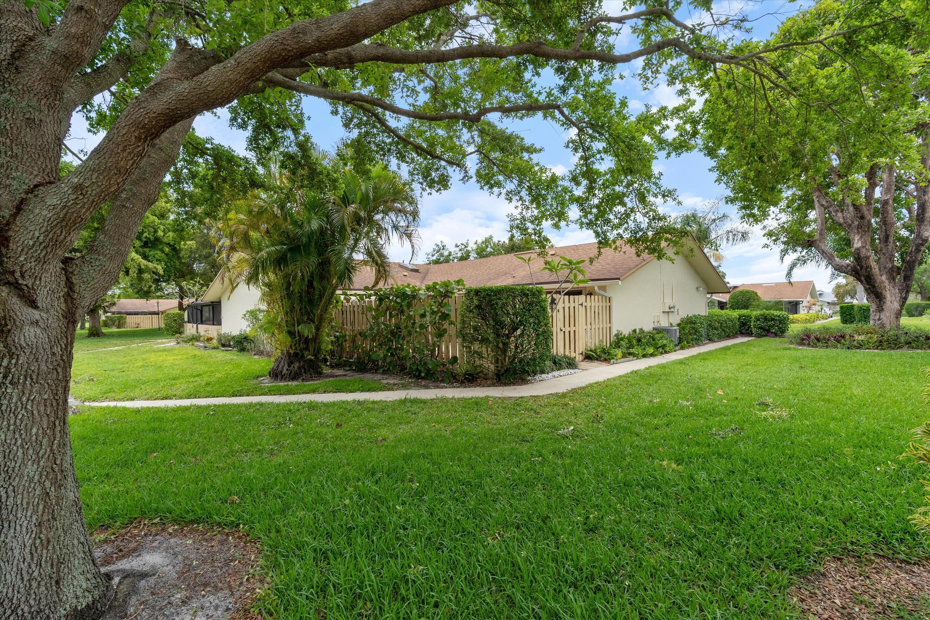 952 NW 29th Avenue C, Delray Beach, FL 33445 — photo 1 of 26