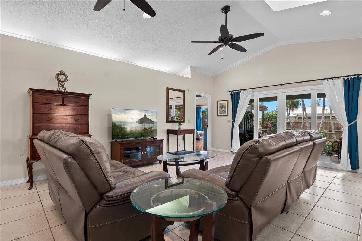 8093 SE Carlton Street, Hobe Sound, FL 33455 — photo 4 of 42