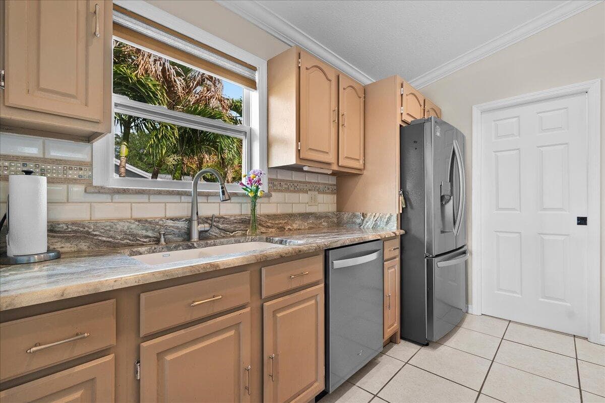 8093 SE Carlton Street, Hobe Sound, FL 33455 — photo 8 of 42