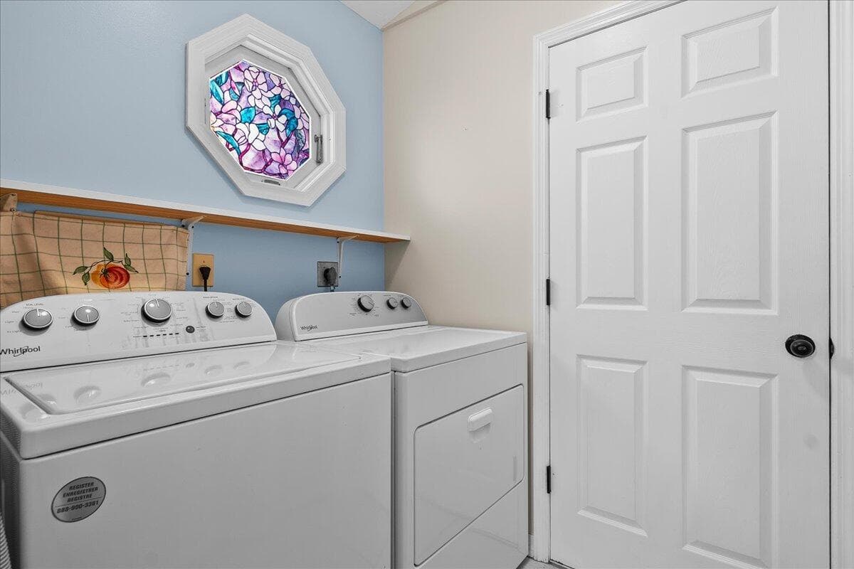 8093 SE Carlton Street, Hobe Sound, FL 33455 — photo 10 of 42
