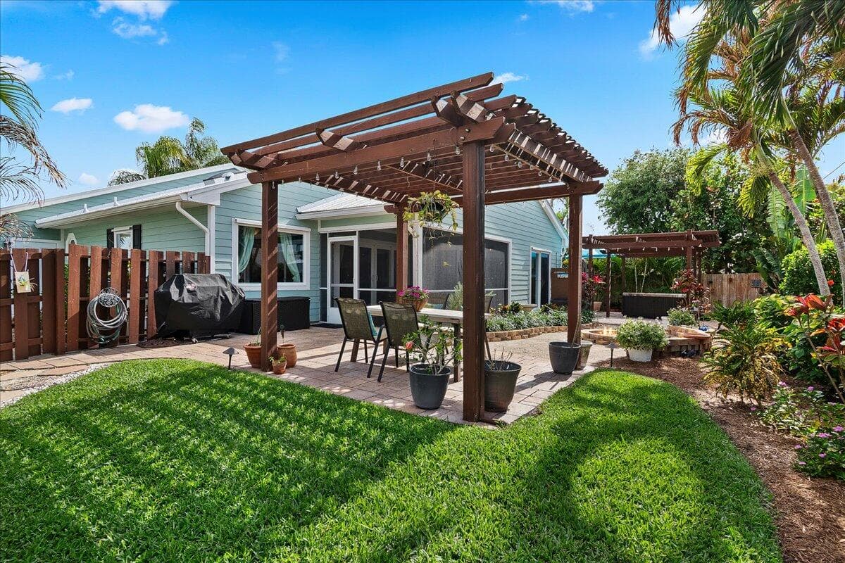 8093 SE Carlton Street, Hobe Sound, FL 33455 — photo 26 of 42