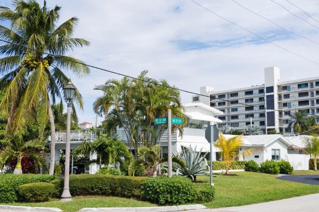 3201 NE 23rd Street, Fort Lauderdale, FL 33305 — photo 9 of 23