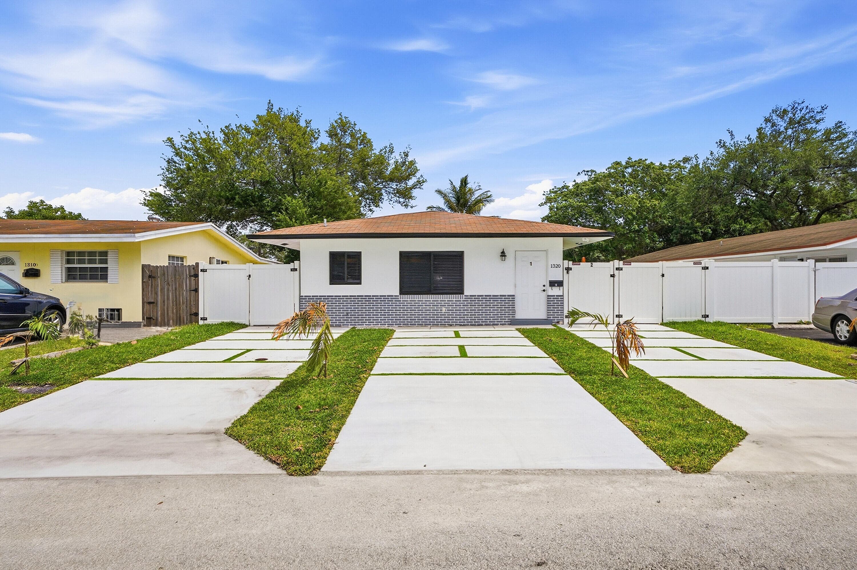 1320 SW 34th Avenue 1, Fort Lauderdale, FL 33312 — photo 1 of 15