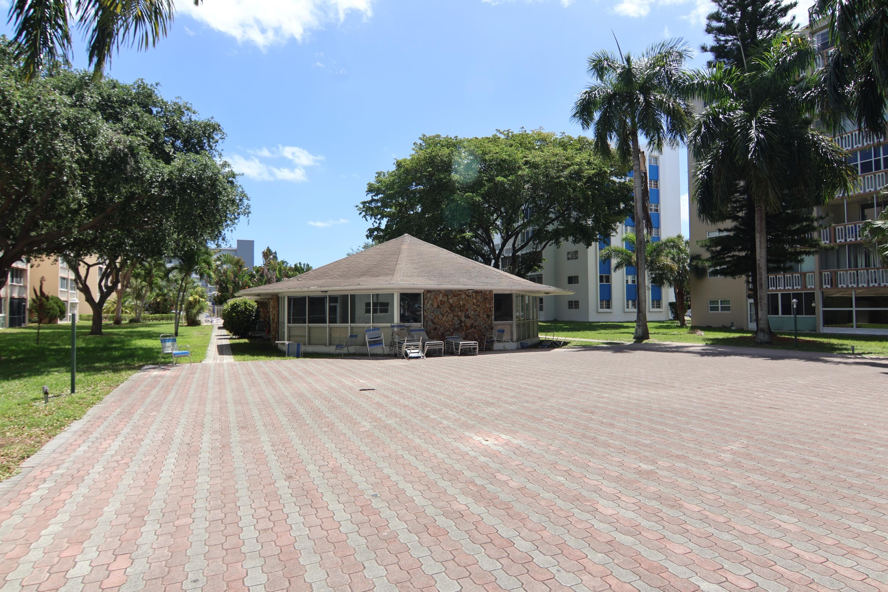 1000 NE 12th Avenue 106, Hallandale Beach, FL 33009 — photo 45 of 61
