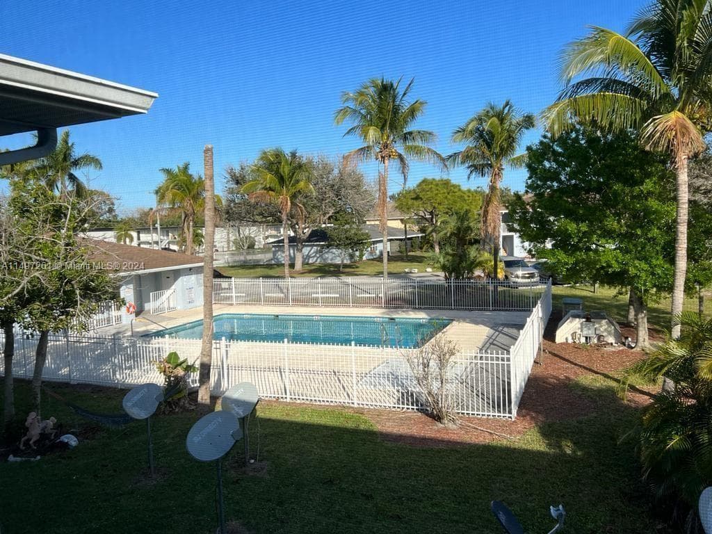 617 Ixoria Avenue 2a, Fort Pierce, FL 34982 — photo 7 of 8