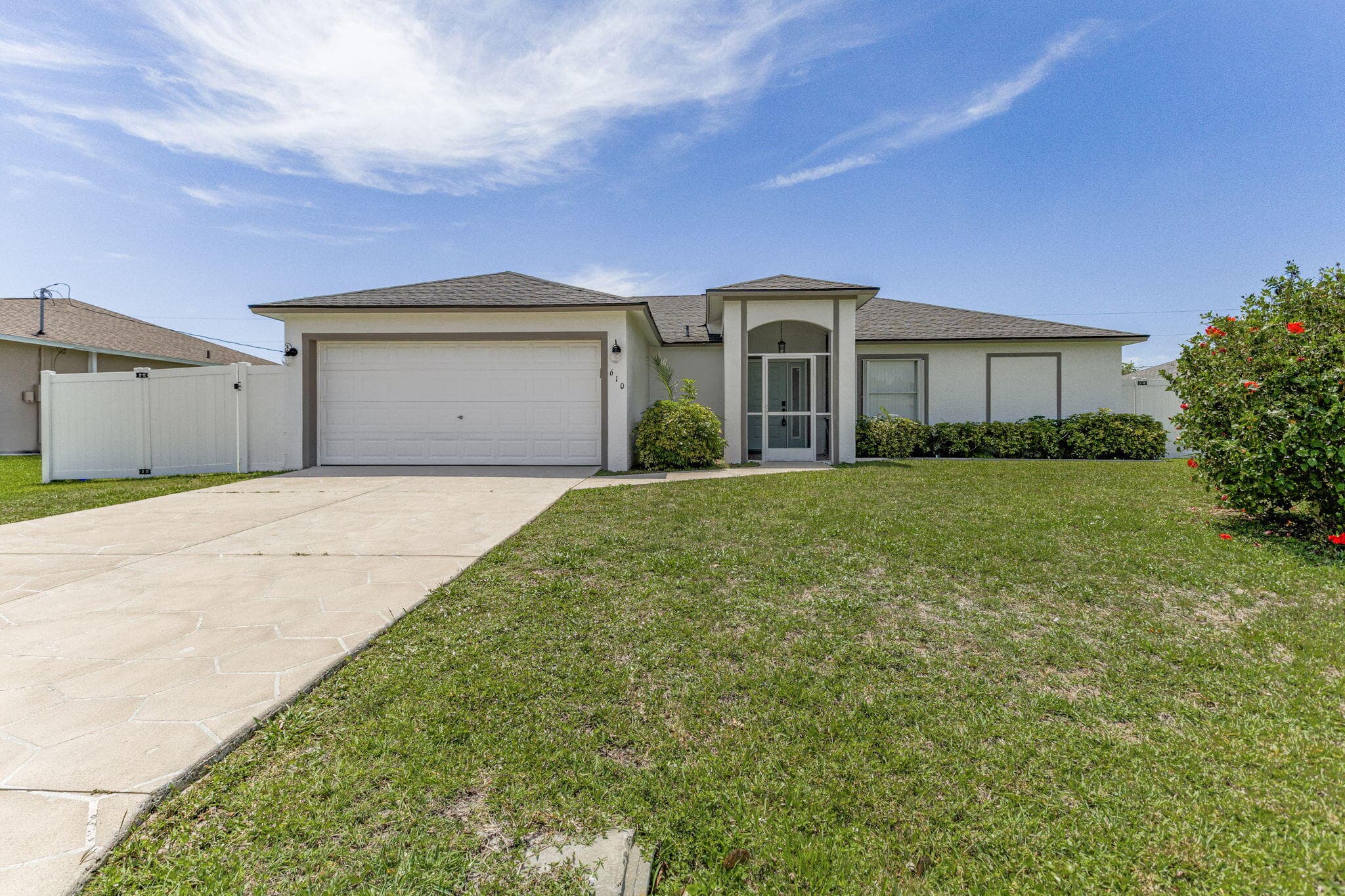 610 SE 21st Lane, Cape Coral, FL 33990 — photo 6 of 38