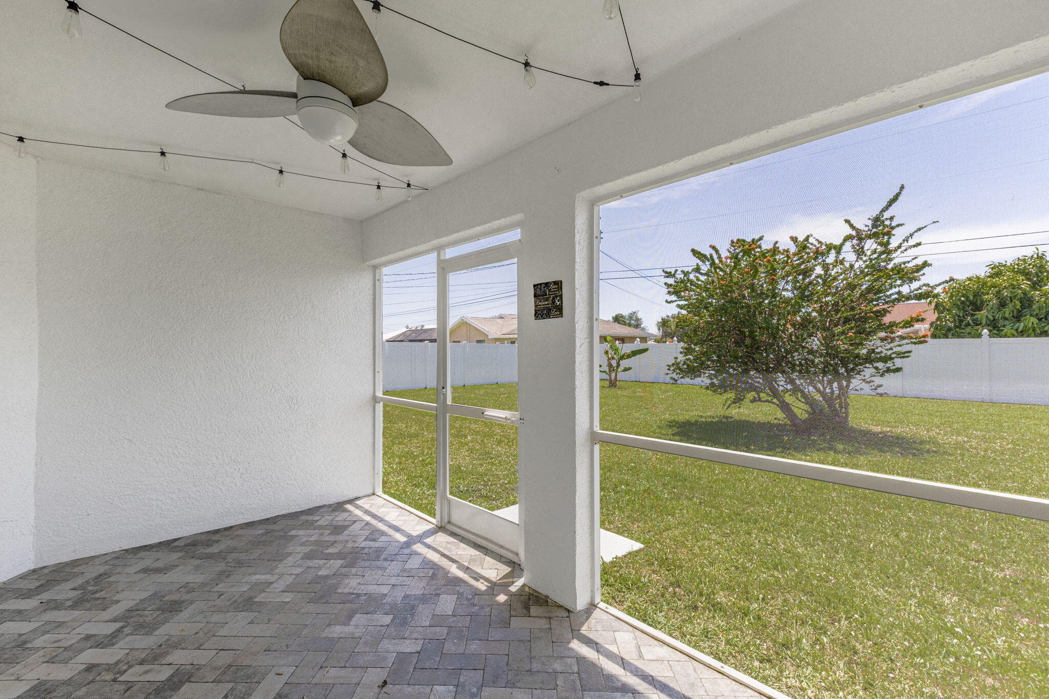 610 SE 21st Lane, Cape Coral, FL 33990 — photo 33 of 38
