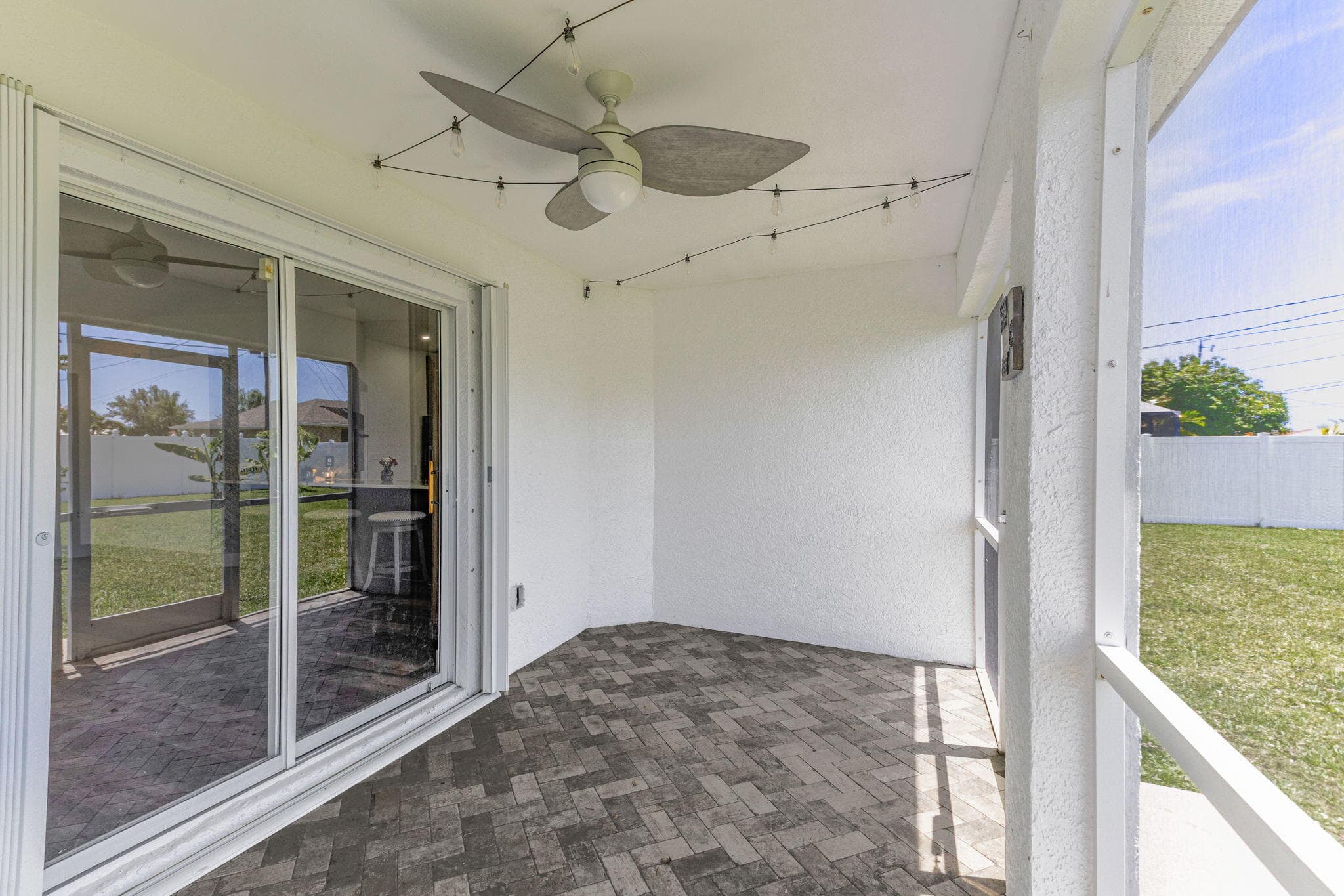 610 SE 21st Lane, Cape Coral, FL 33990 — photo 34 of 38