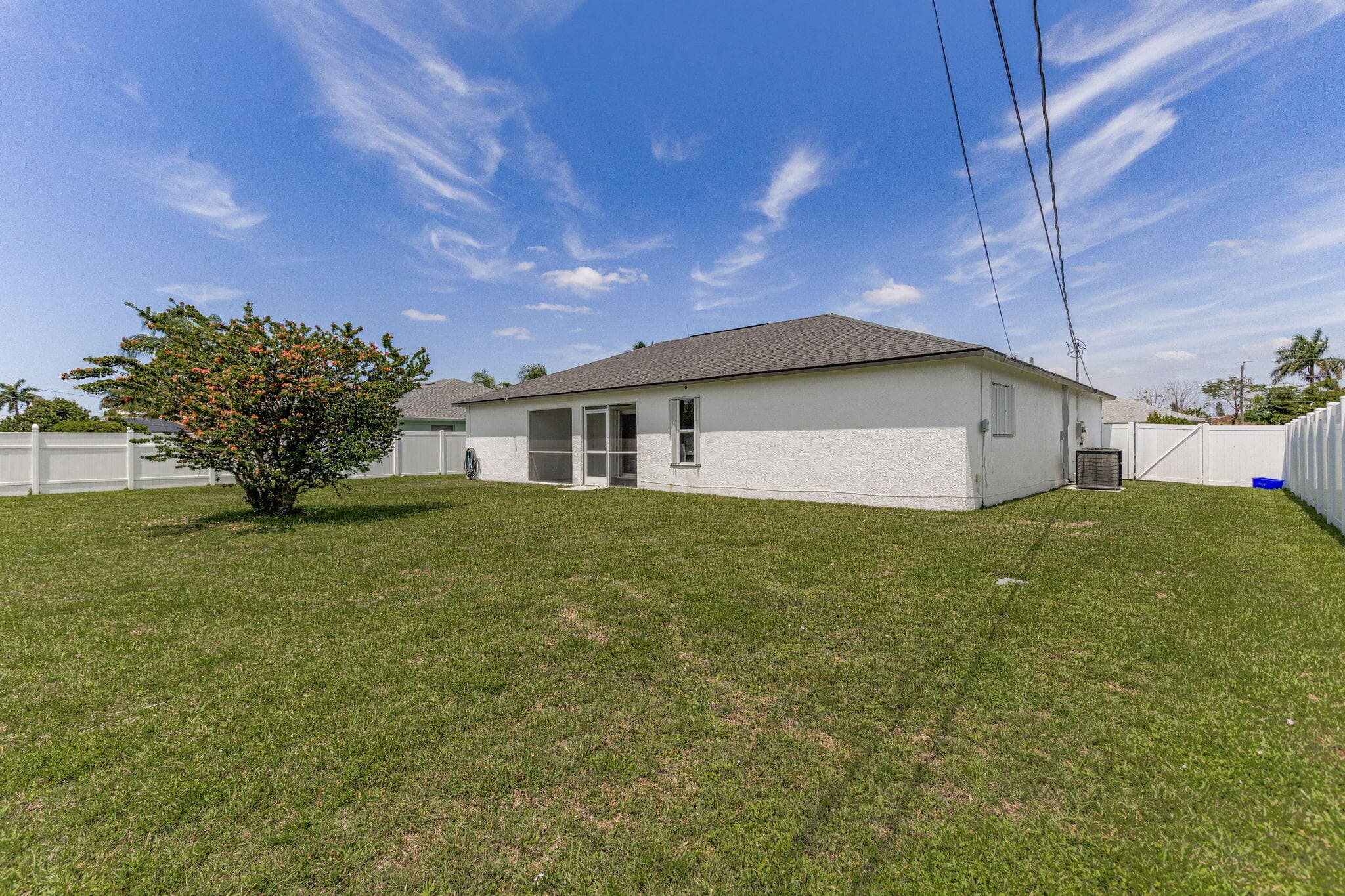 610 SE 21st Lane, Cape Coral, FL 33990 — photo 37 of 38