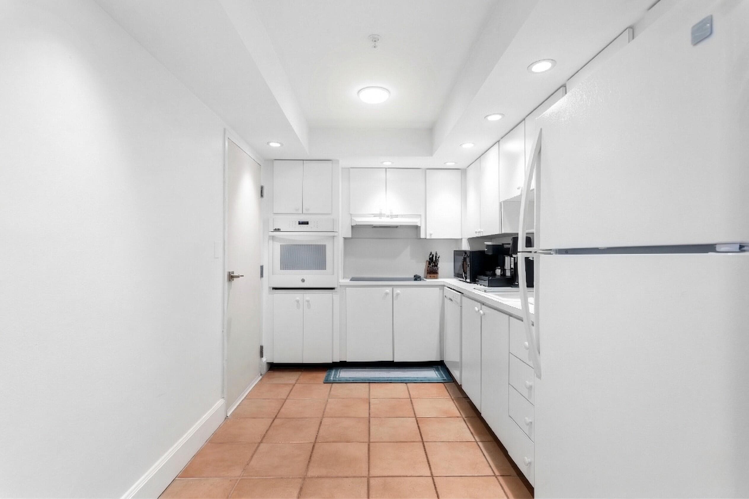 90 Edgewater Drive Ph23, Coral Gables, FL 33133 — photo 8 of 25
