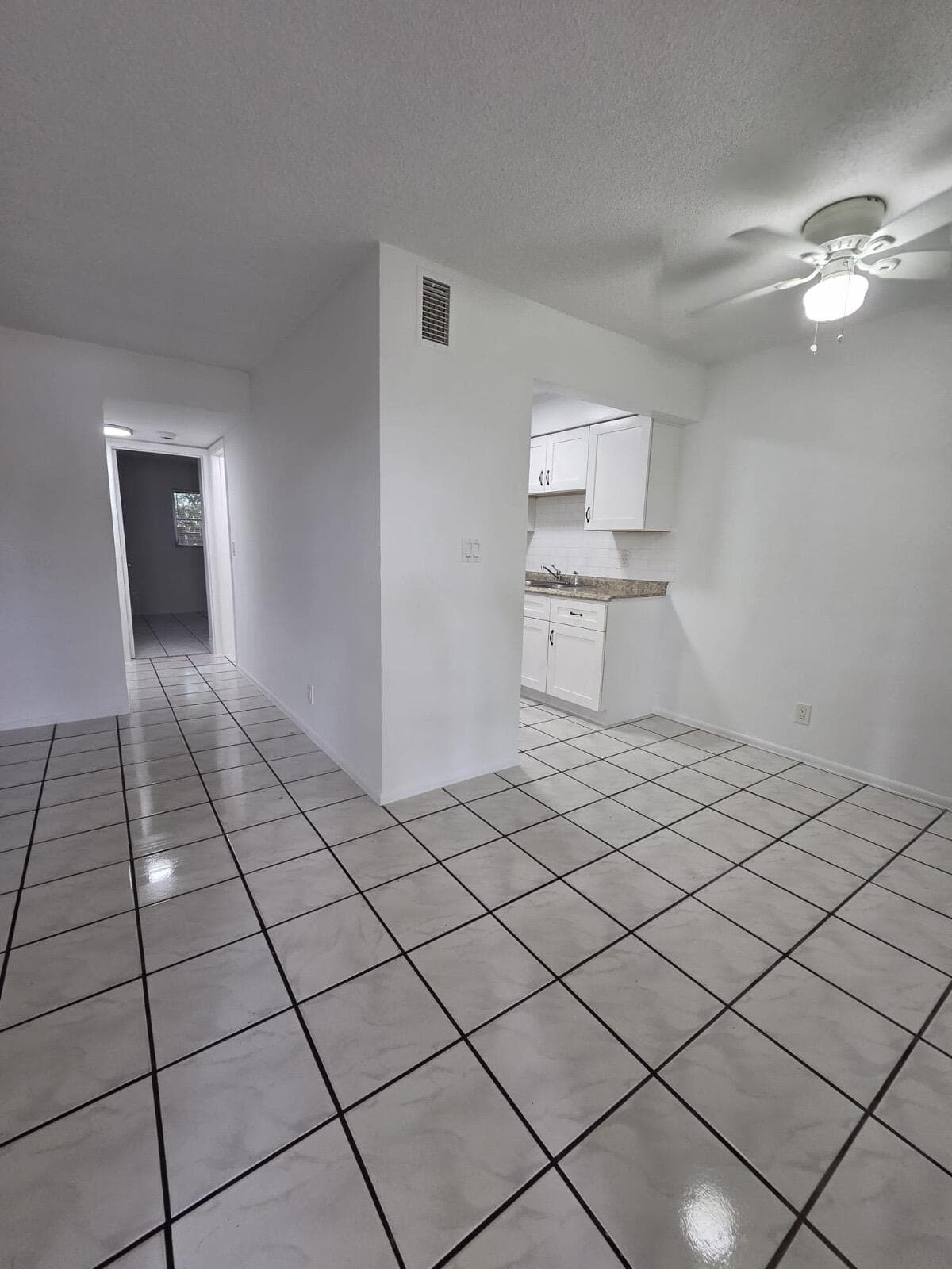 1401 NE 17th Court 110, Fort Lauderdale, FL 33305 — photo 4 of 20