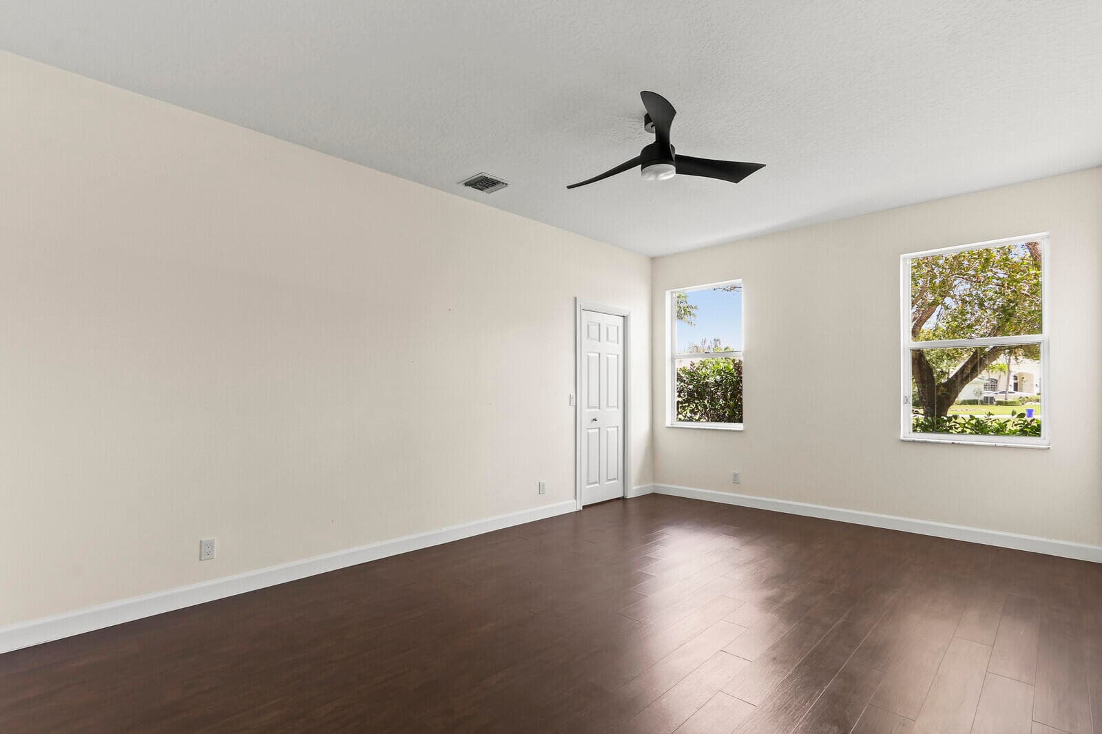8280 Woodsmuir Drive, Palm Beach Gardens, FL 33412 — photo 56 of 87