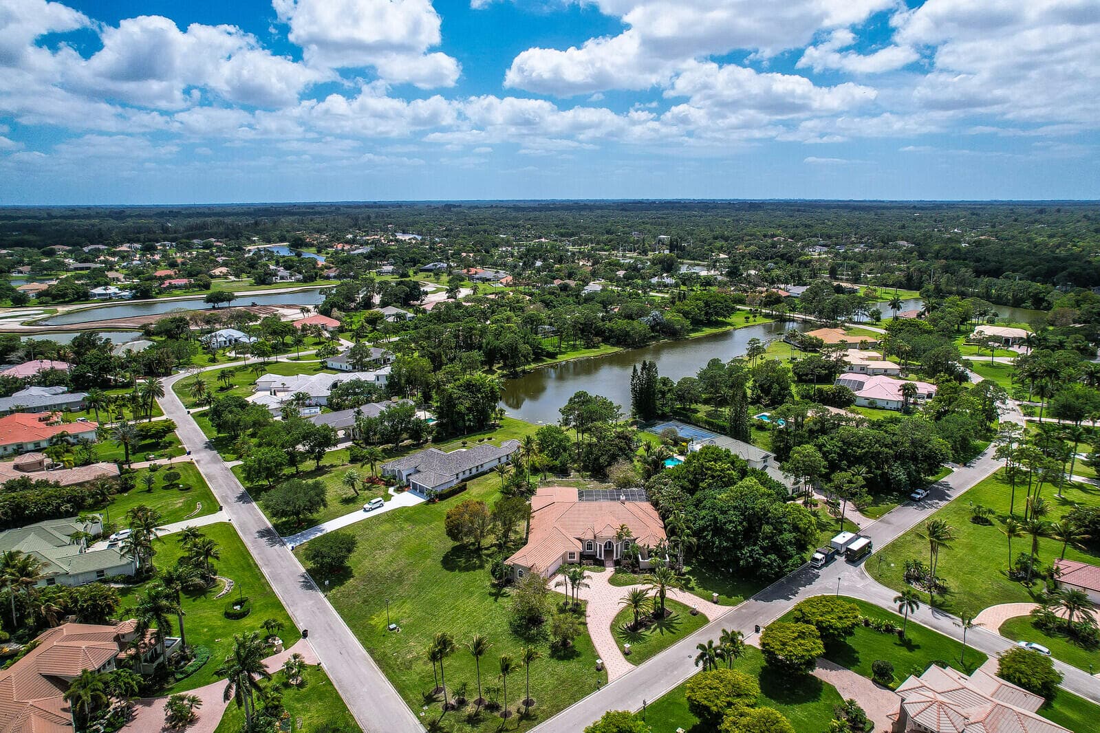 8280 Woodsmuir Drive, Palm Beach Gardens, FL 33412 — photo 4 of 87