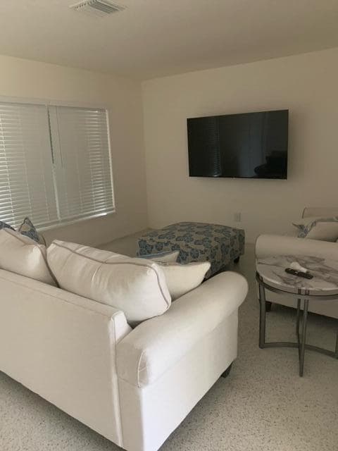 Single Family Residence in Port St. Lucie — photo 2 of 10