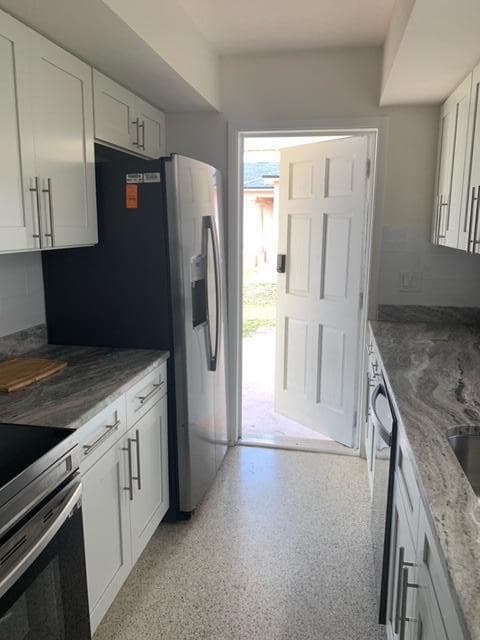 Single Family Residence in Port St. Lucie — photo 6 of 10