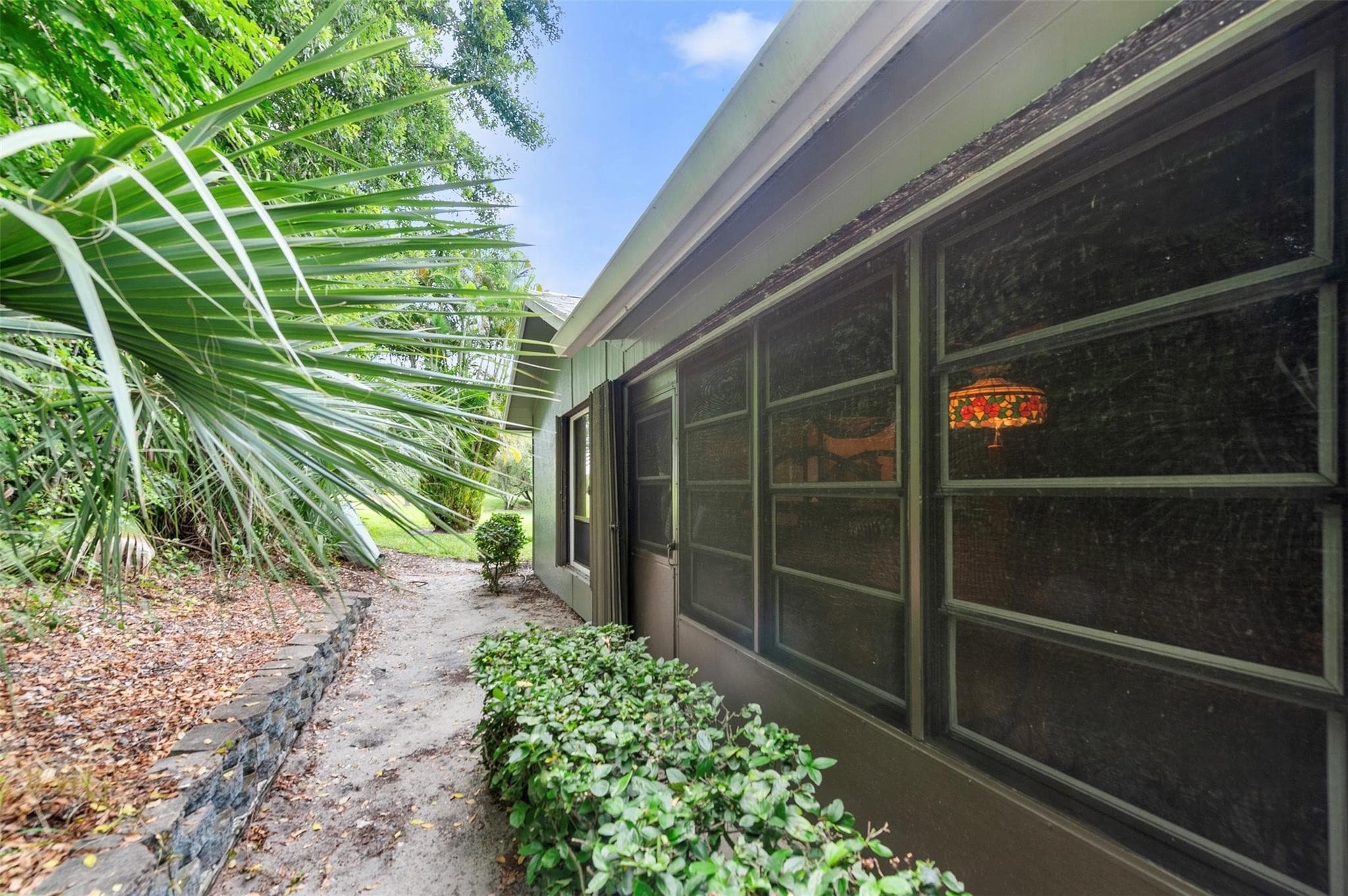 6809 SE Yorktown Drive, Hobe Sound, FL 33455 — photo 25 of 31