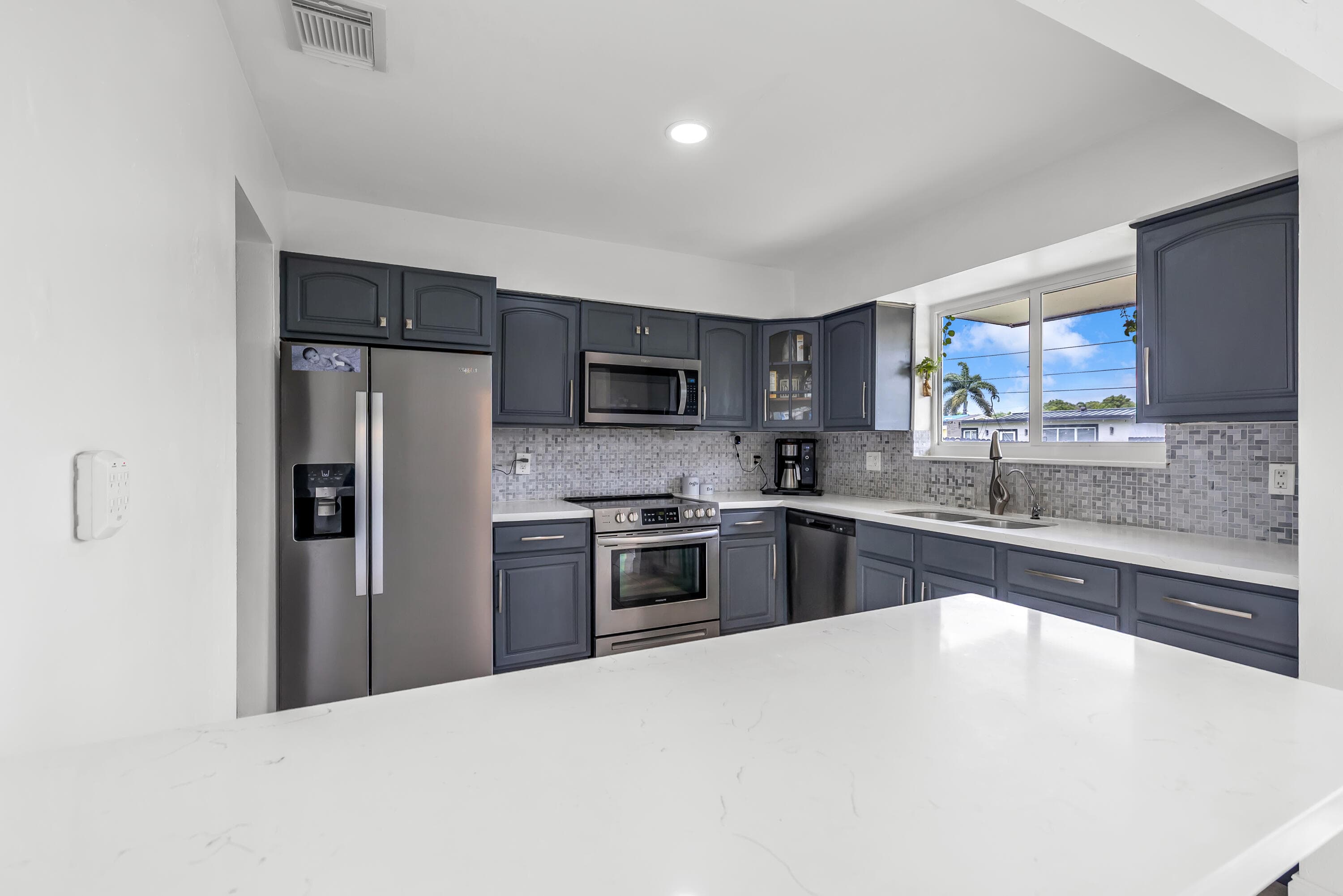 8781 NW 15th Street, Pembroke Pines, FL 33024 — photo 8 of 17