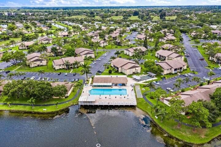 441 Pine Glen Lane D-2, Greenacres, FL 33463 — photo 2 of 37