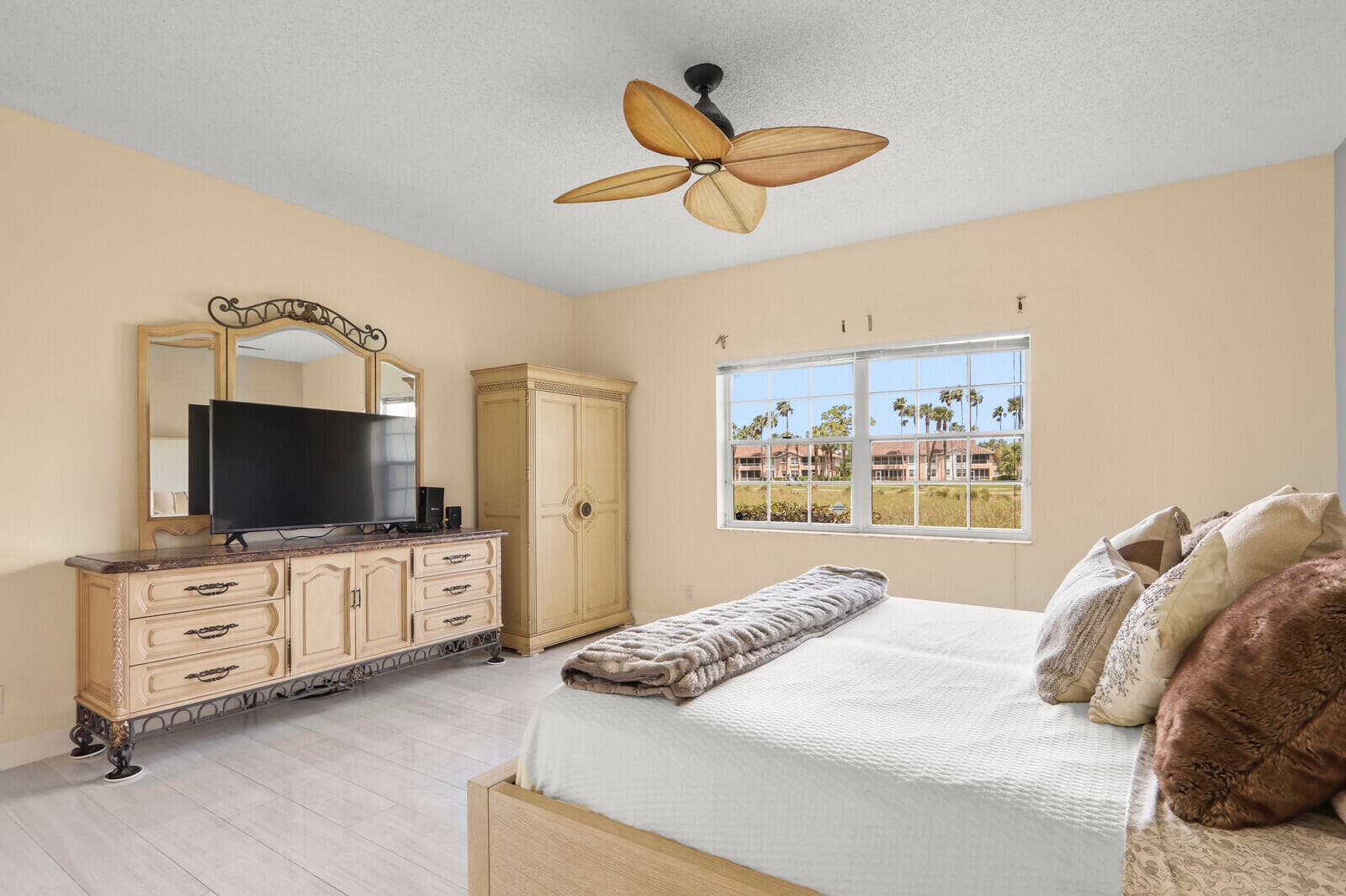 301 S Ryder Cup Cir S 301, Palm Beach Gardens, FL 33418 — photo 16 of 32