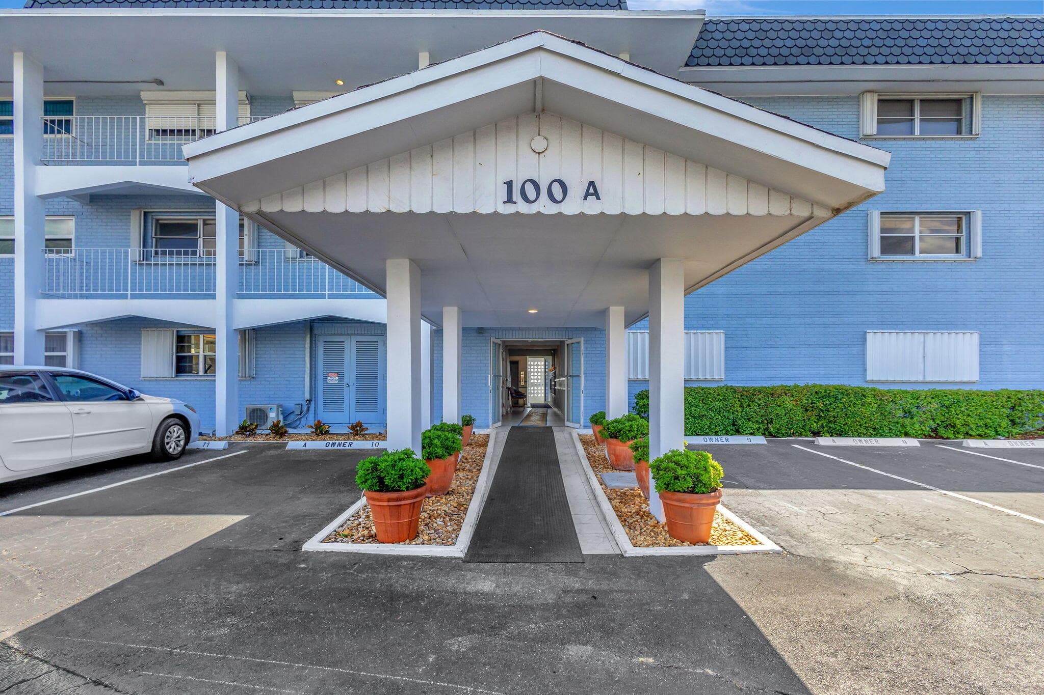 100 Shore Court 304, North Palm Beach, FL 33408 — photo 1 of 61