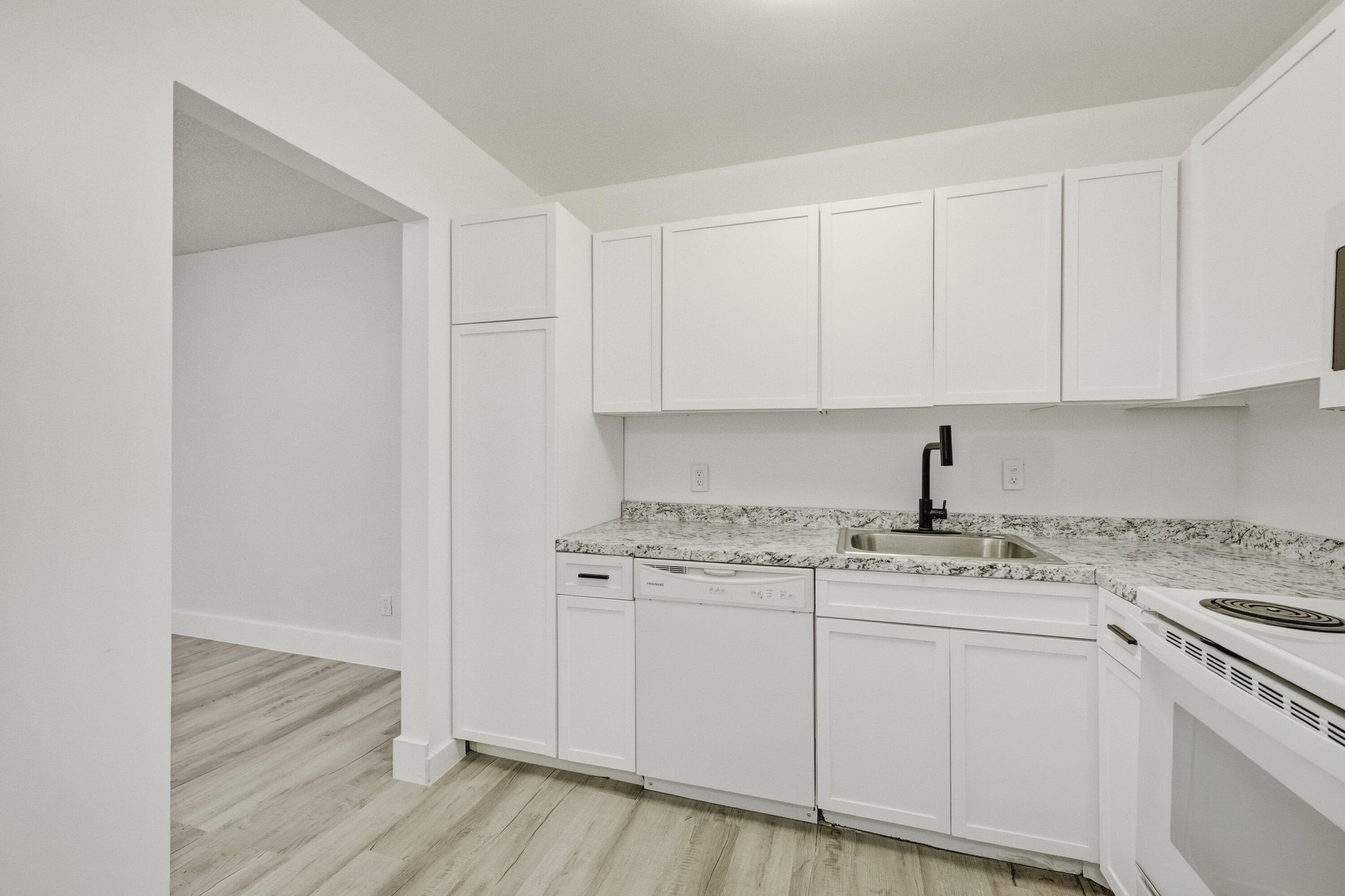 13730 SW 90th Avenue 15, Miami, FL 33176 — photo 3 of 12