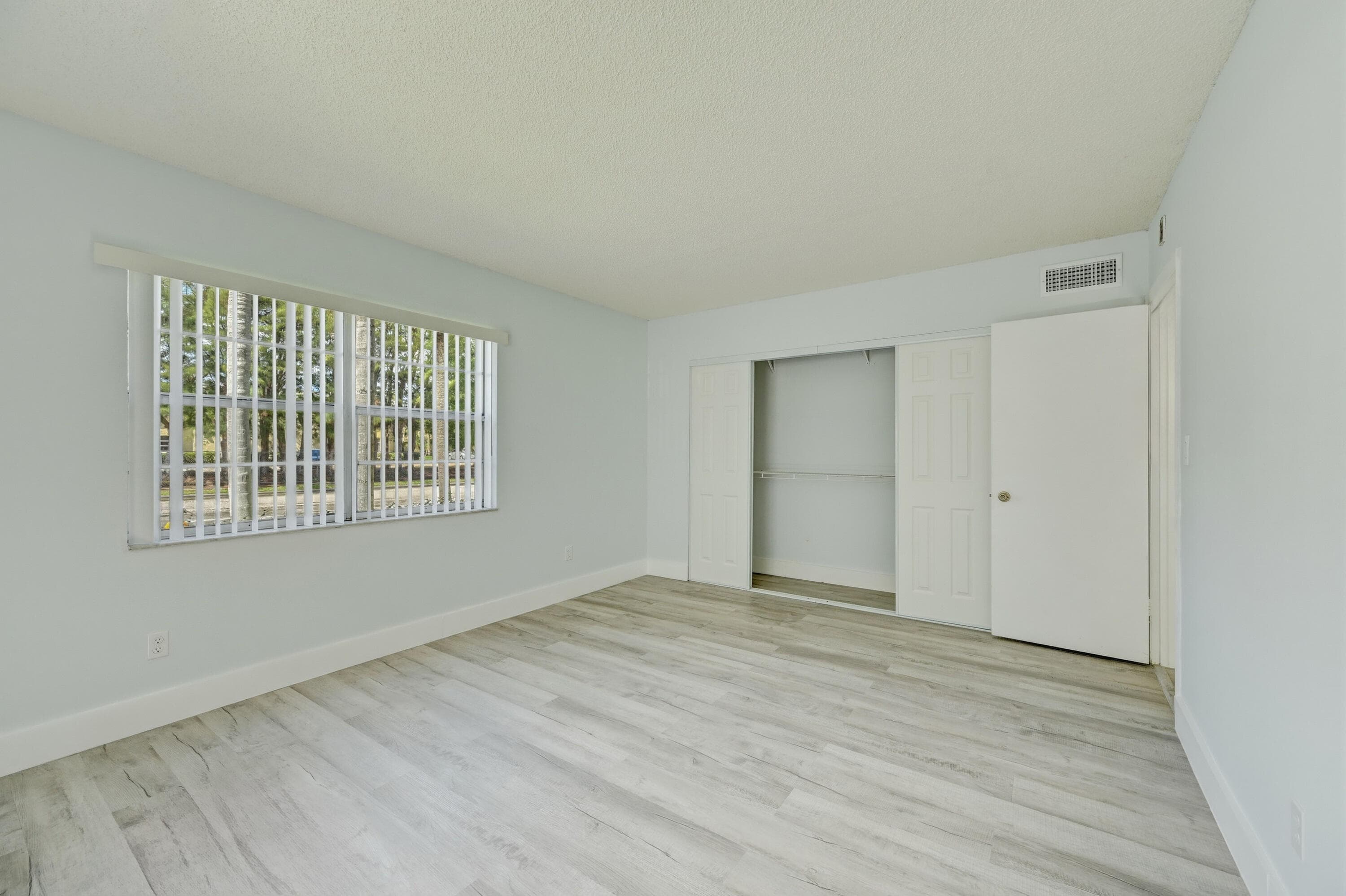 13730 SW 90th Avenue 15, Miami, FL 33176 — photo 5 of 12