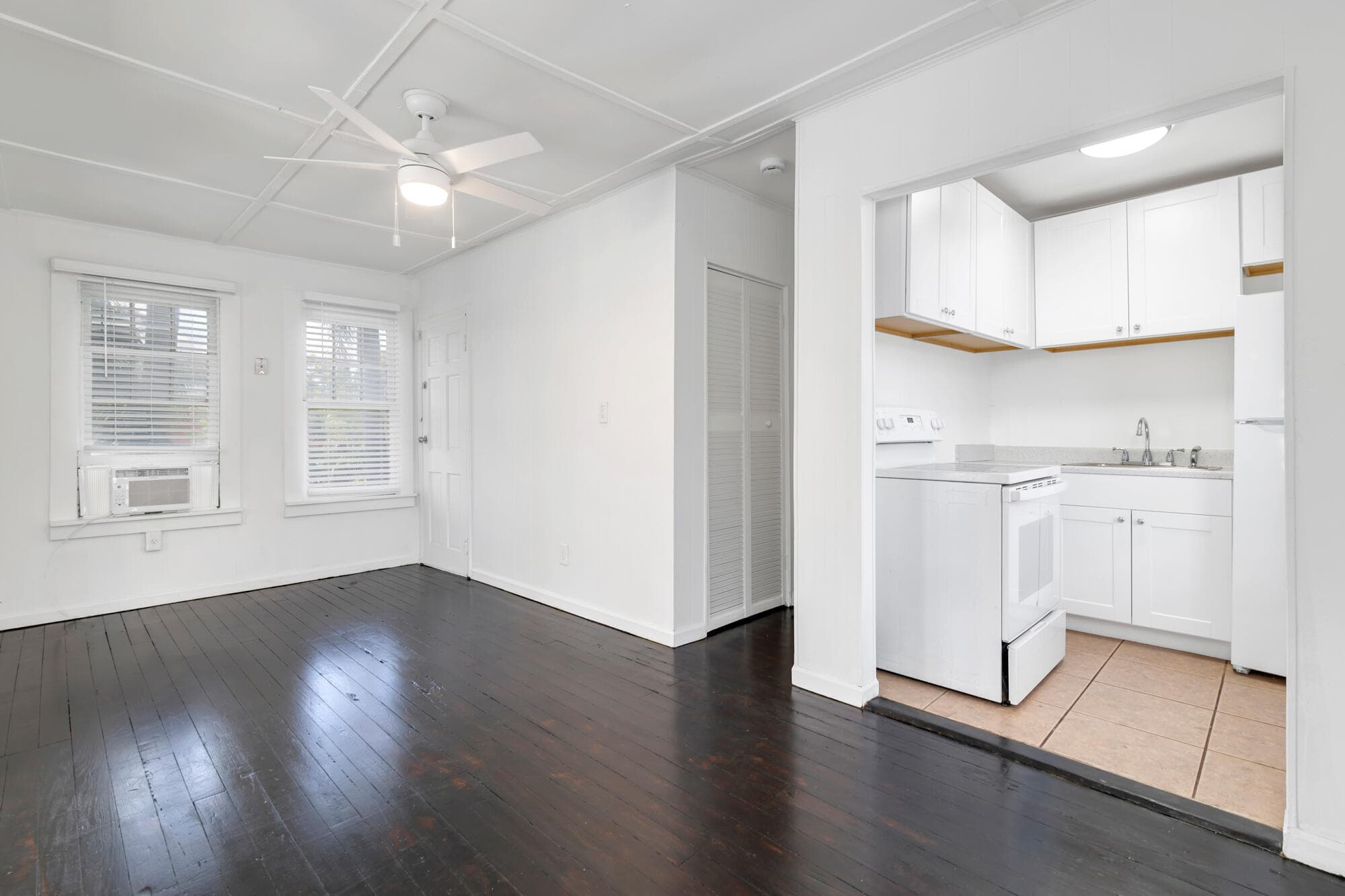 204 Conniston Road Upstairs Apartment, West Palm Beach, FL 33405 — photo 4 of 14