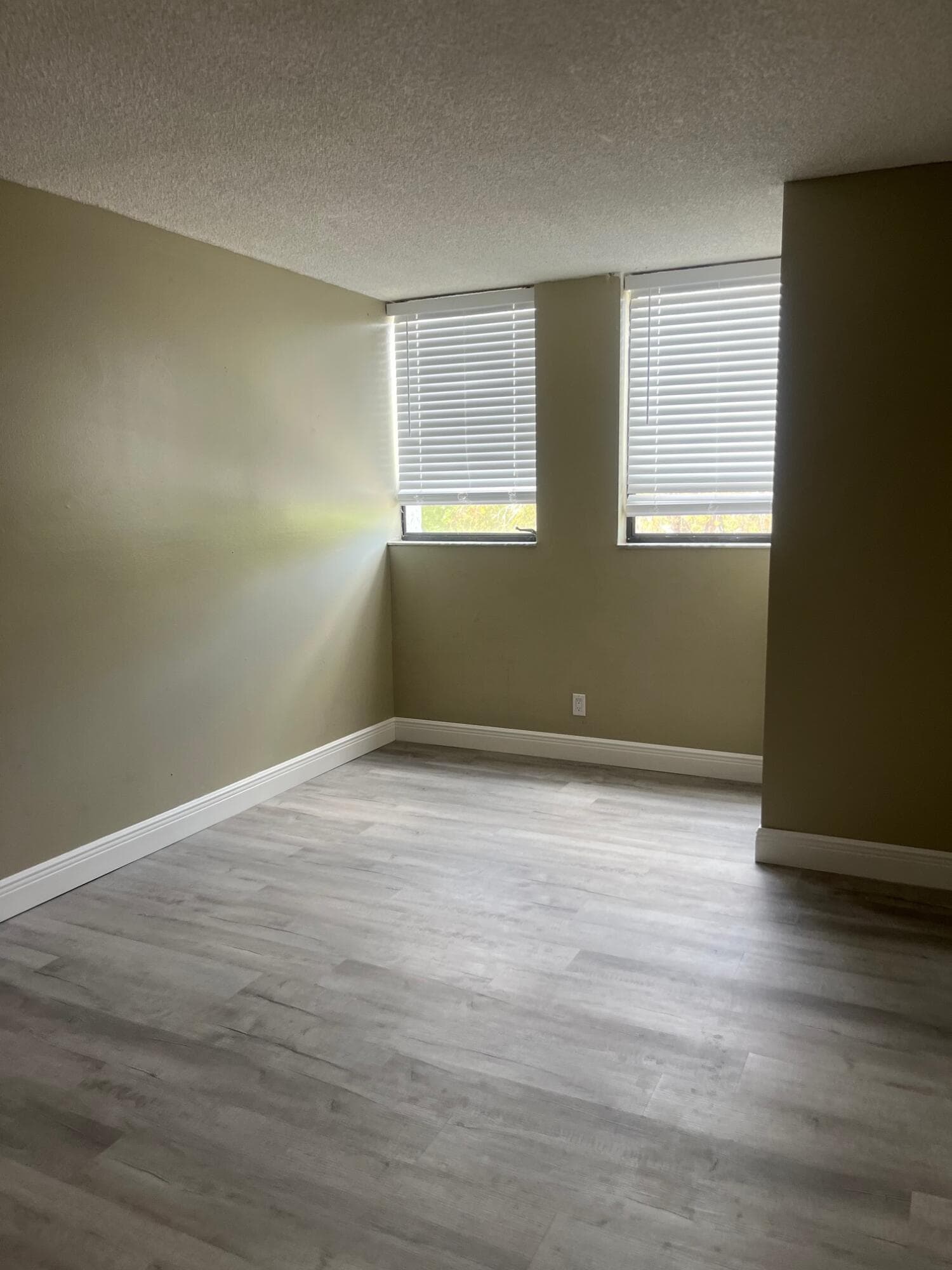 1820 N Congress Avenue 201, West Palm Beach, FL 33401 — photo 9 of 14